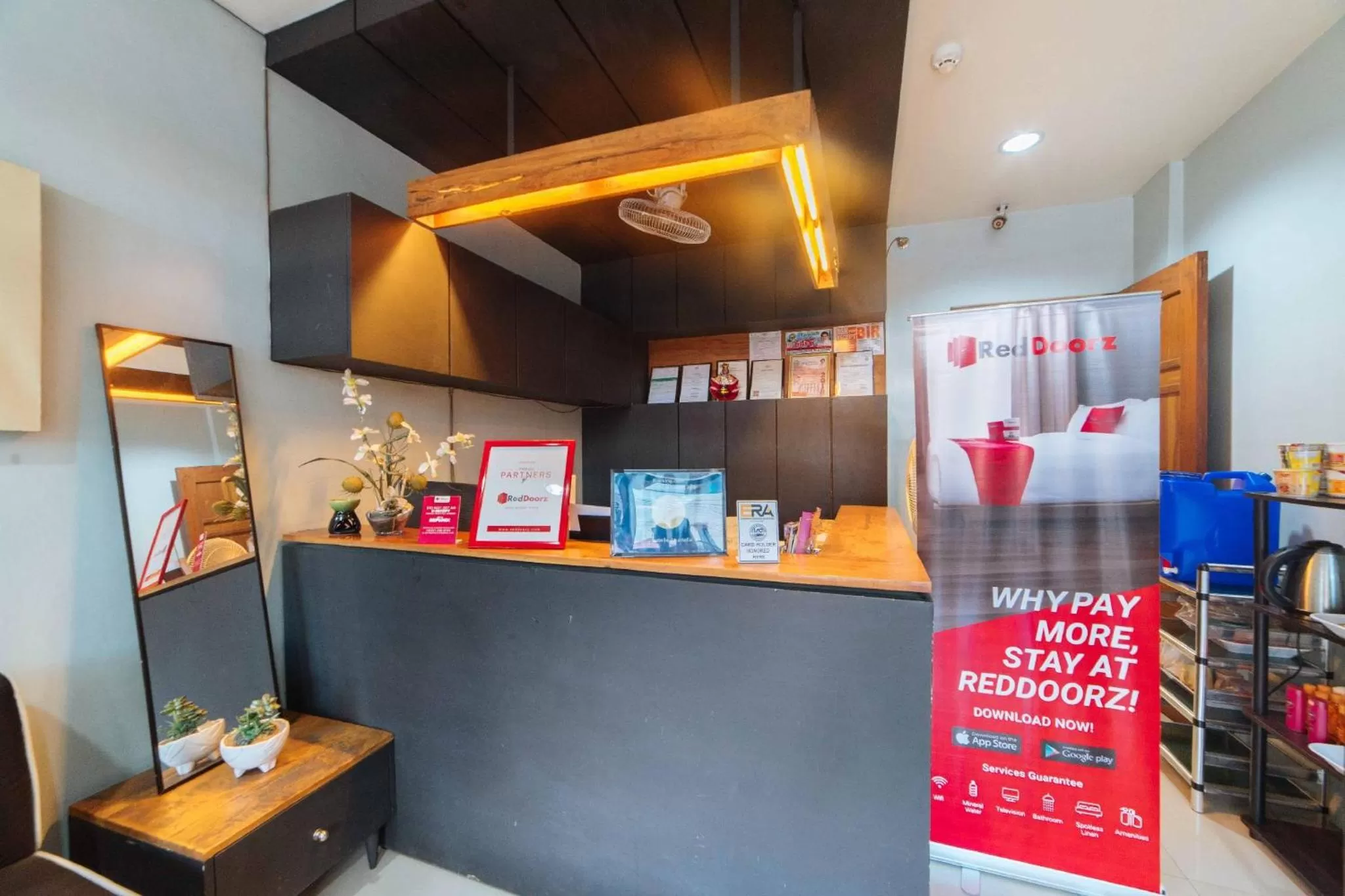 Lobby or reception in RedDoorz near New Government Center