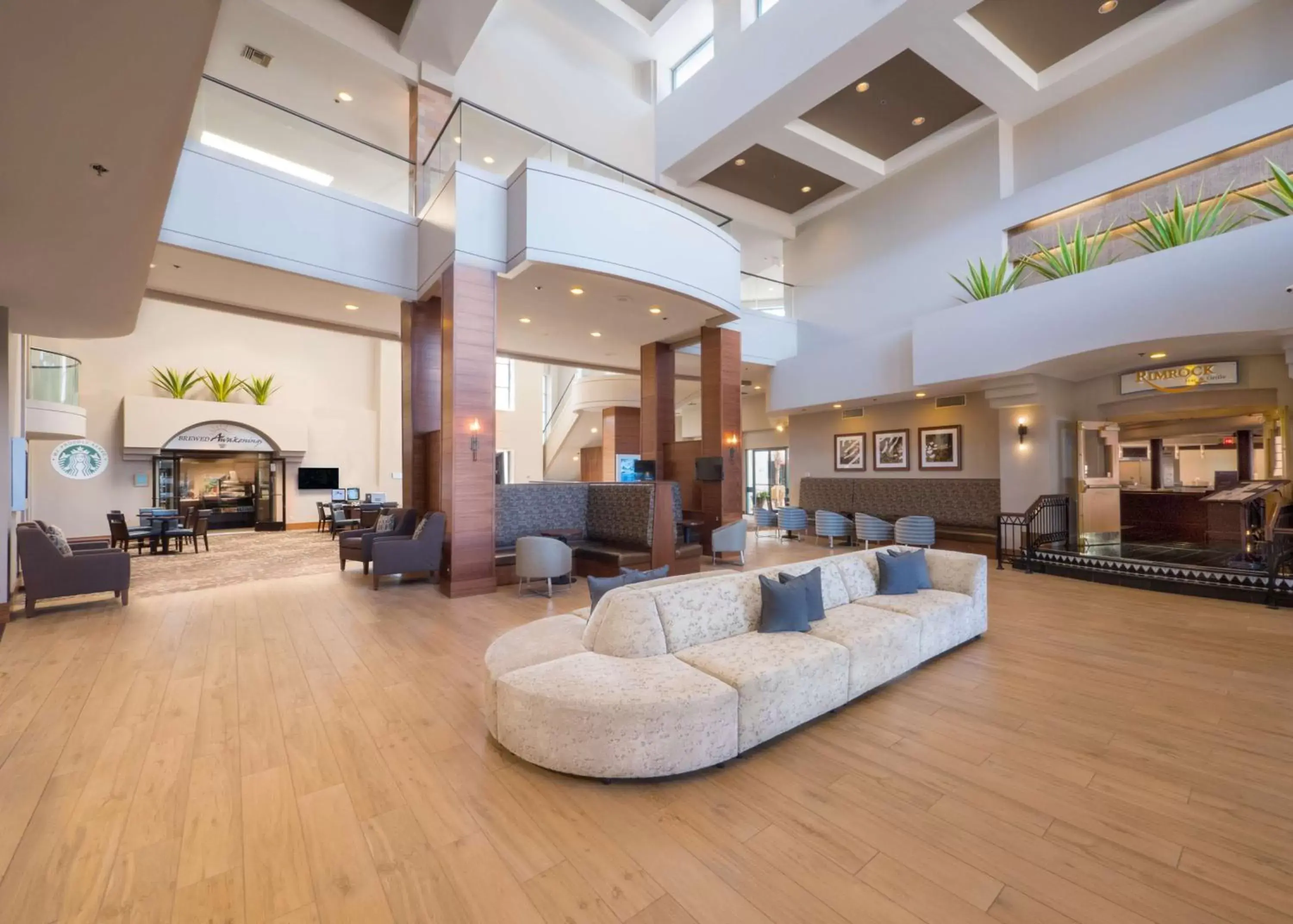 Lobby or reception in Hilton Phoenix Airport Lobby or reception in Hilton Phoenix Airport