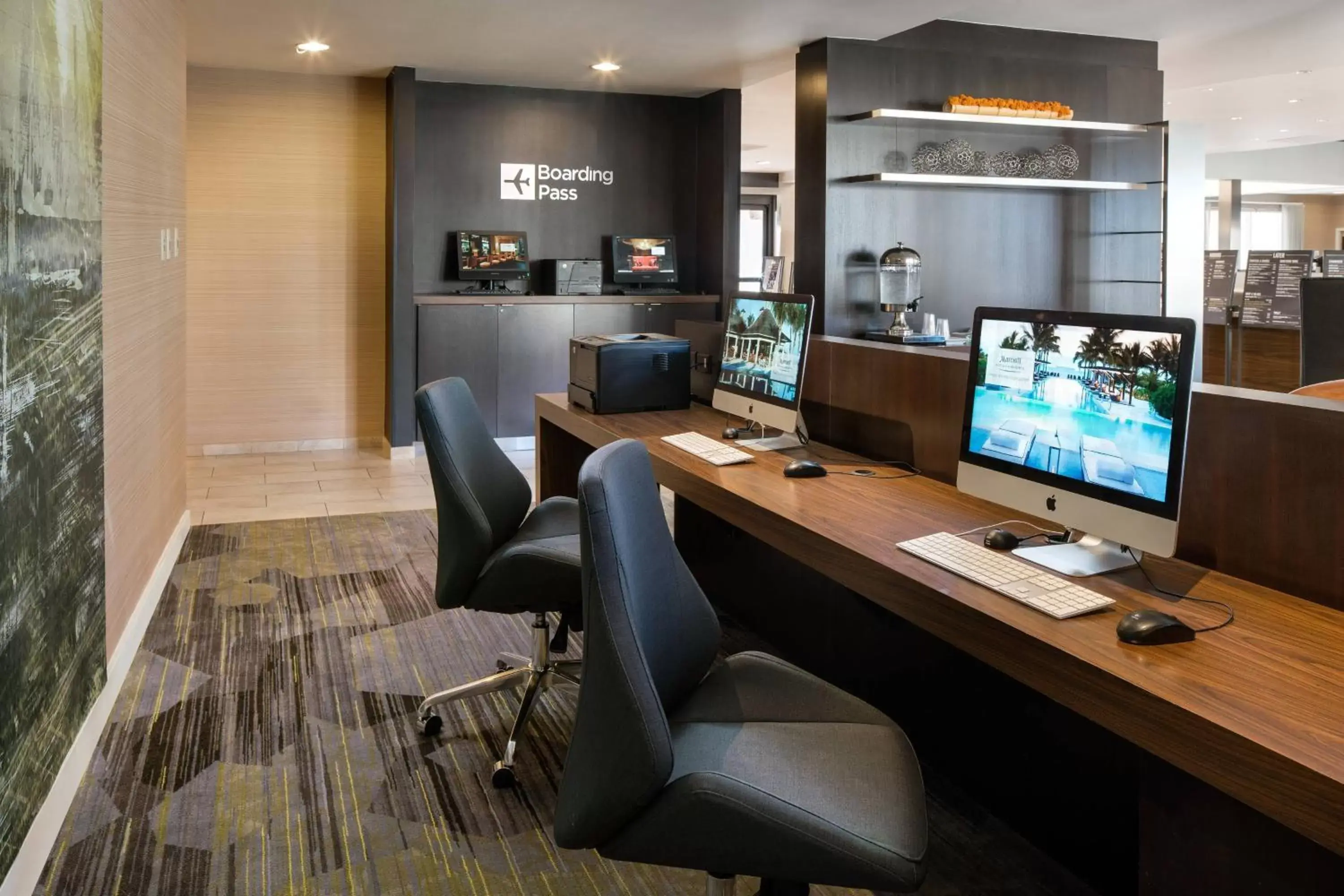 Business facilities in Courtyard by Marriott Phoenix Airport