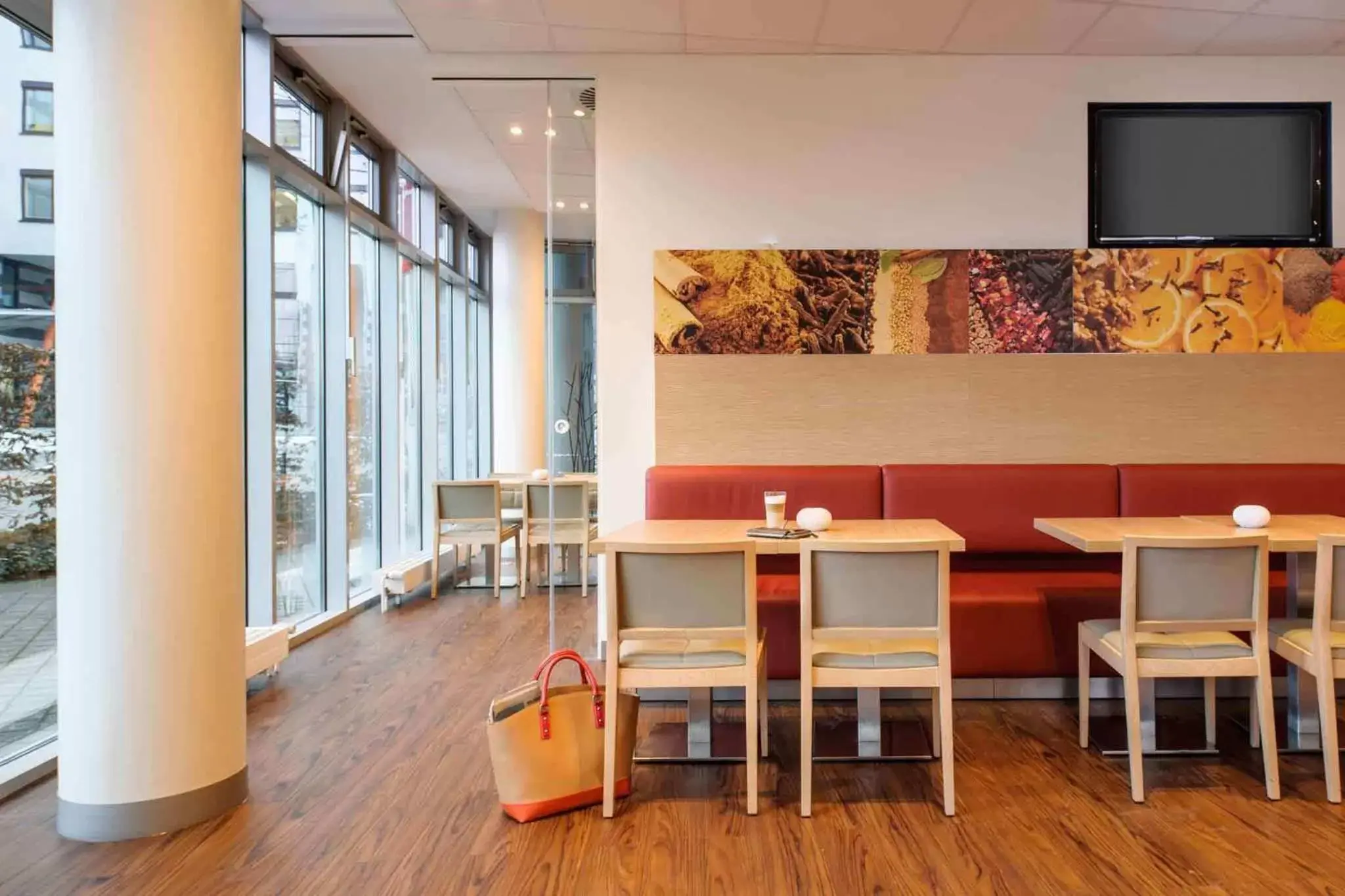 Restaurant/places to eat, Dining Area in ibis Hotel Stuttgart City