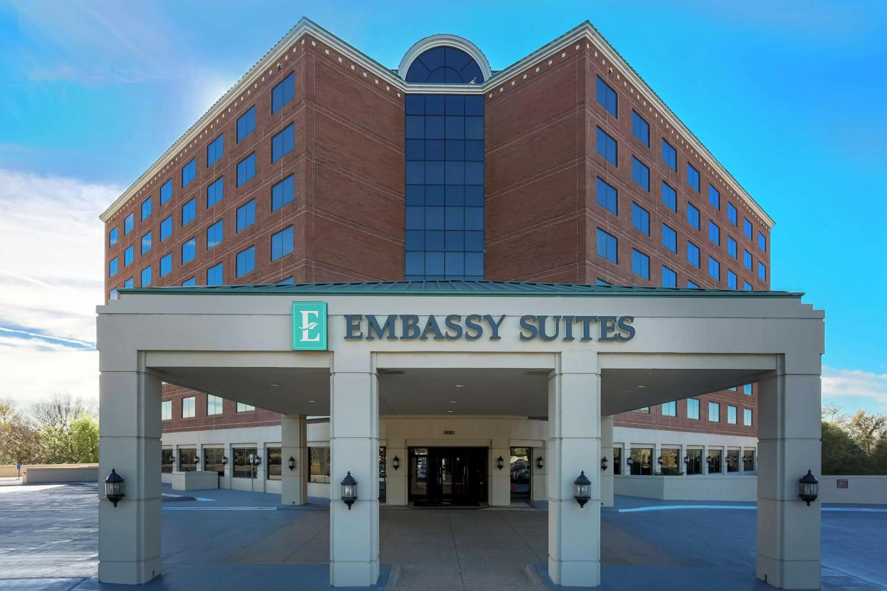 Property building in Embassy Suites by Hilton Dallas-Love Field