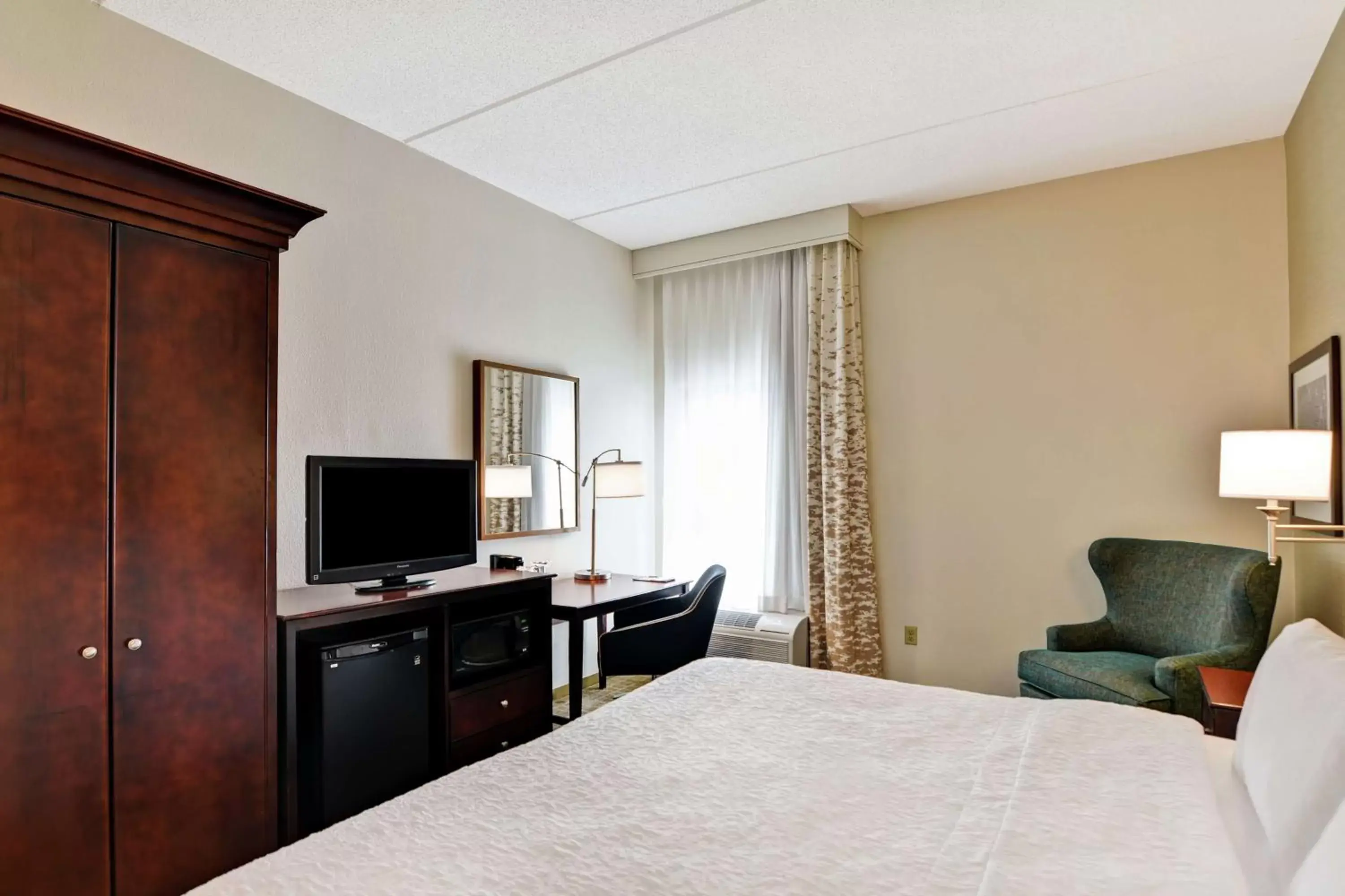 Bedroom, Bed in Hampton Inn Scranton at Montage Mountain