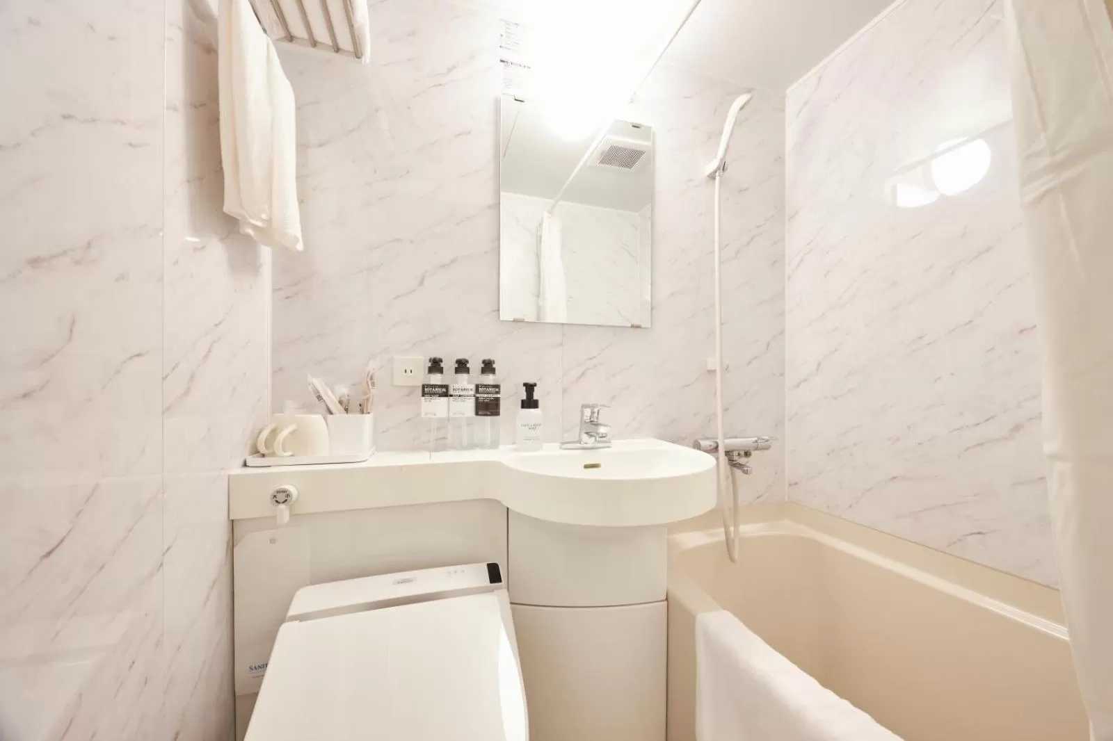 Bathroom in 花築浅草和心ホテル