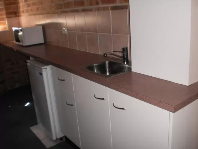 Kitchen or kitchenette in Lake Haven Motor Inn