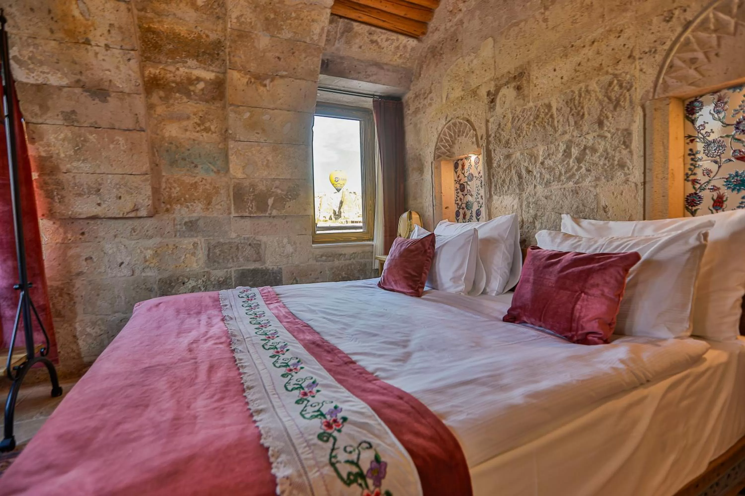 Bed in Şah Saray Cave Suites Halal Hotel