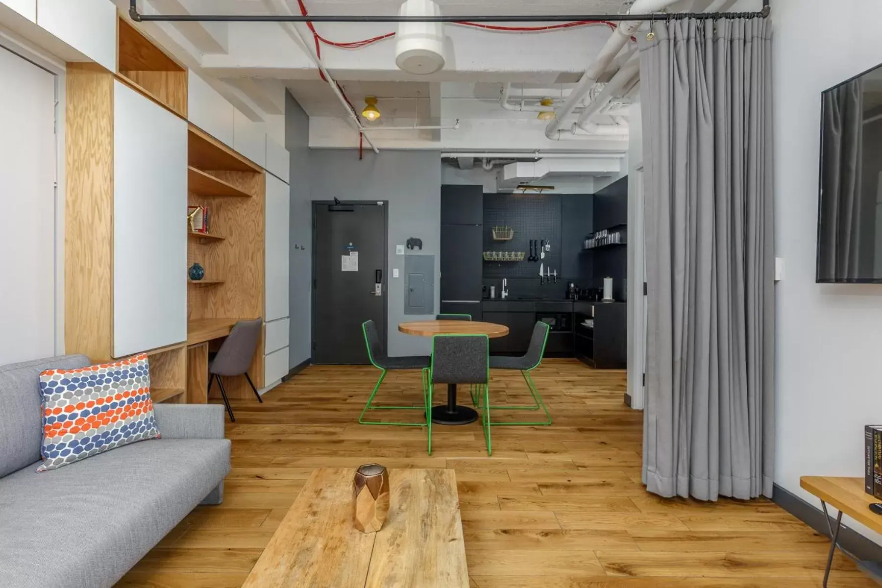 Photo of the whole room, Seating Area in Placemakr Wall Street