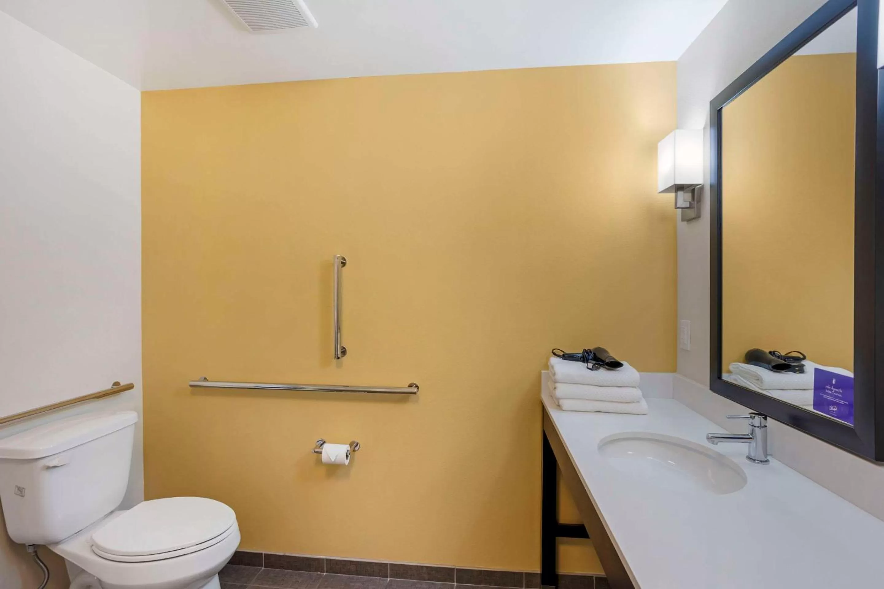 Bedroom in Sleep Inn North - Central York