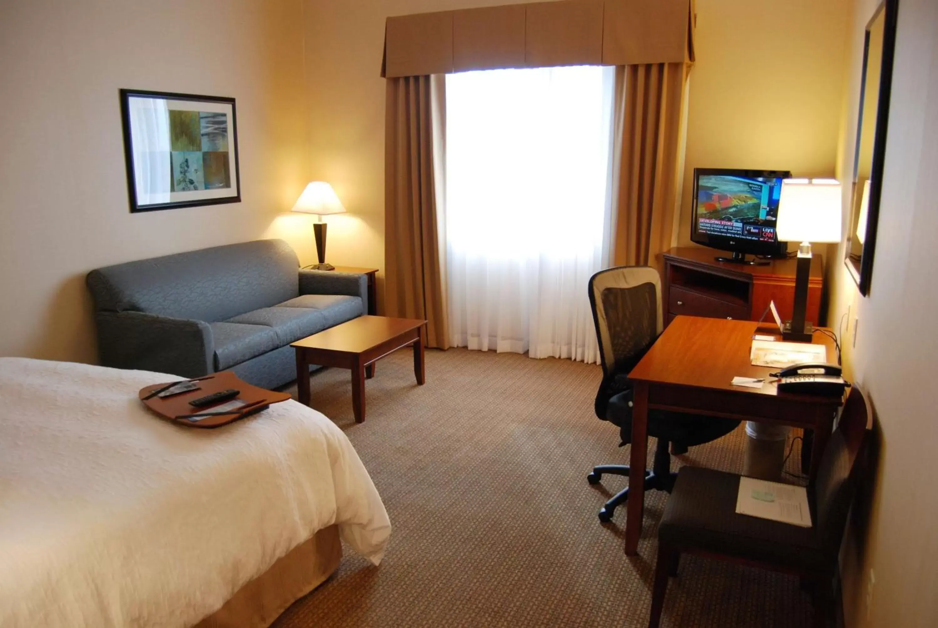 Bedroom, Bed in Hampton Inn & Suites Folsom Bedroom, Bed in Hampton Inn & Suites Folsom