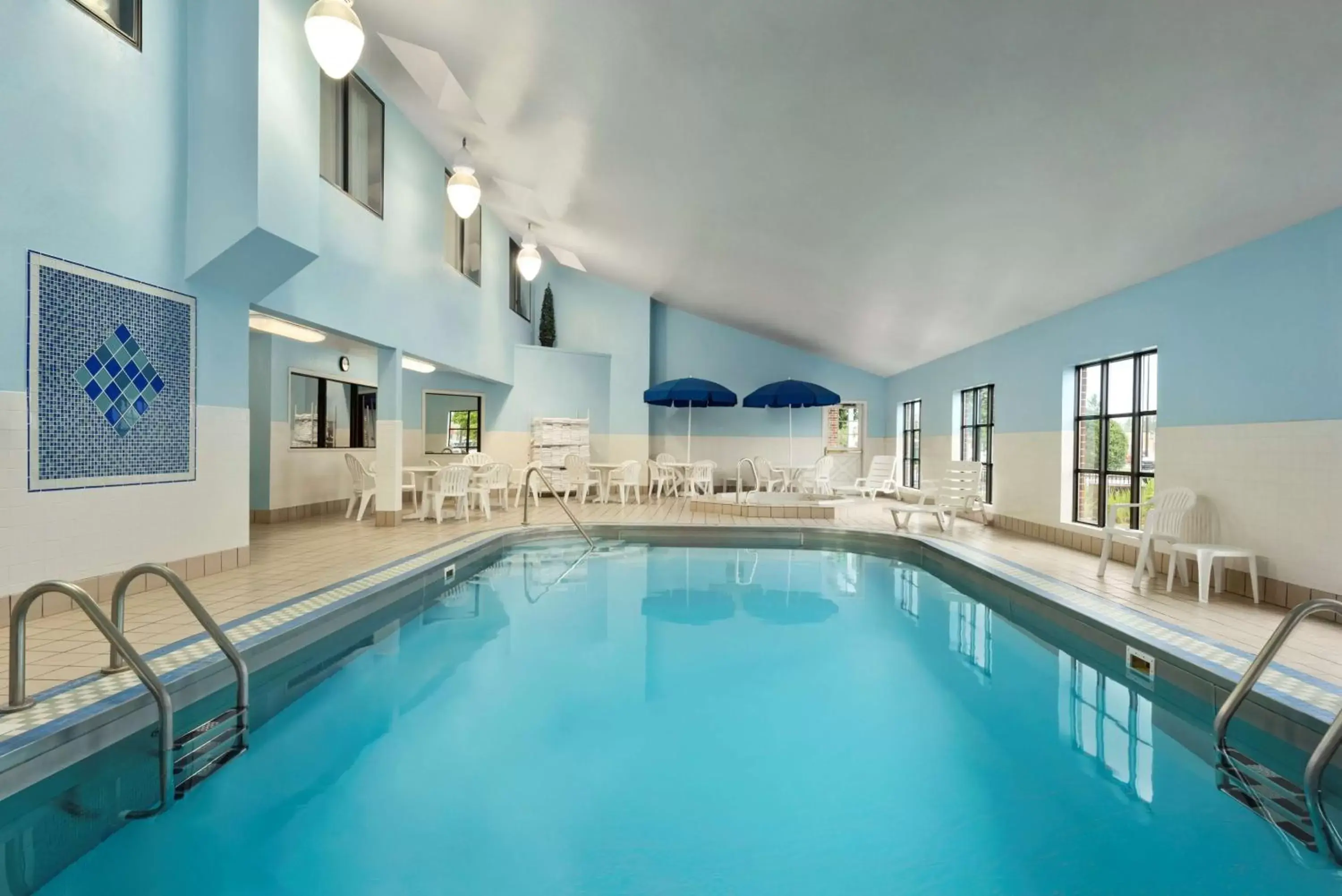 On site, Swimming Pool in Country Inn & Suites by Radisson, Fargo, ND