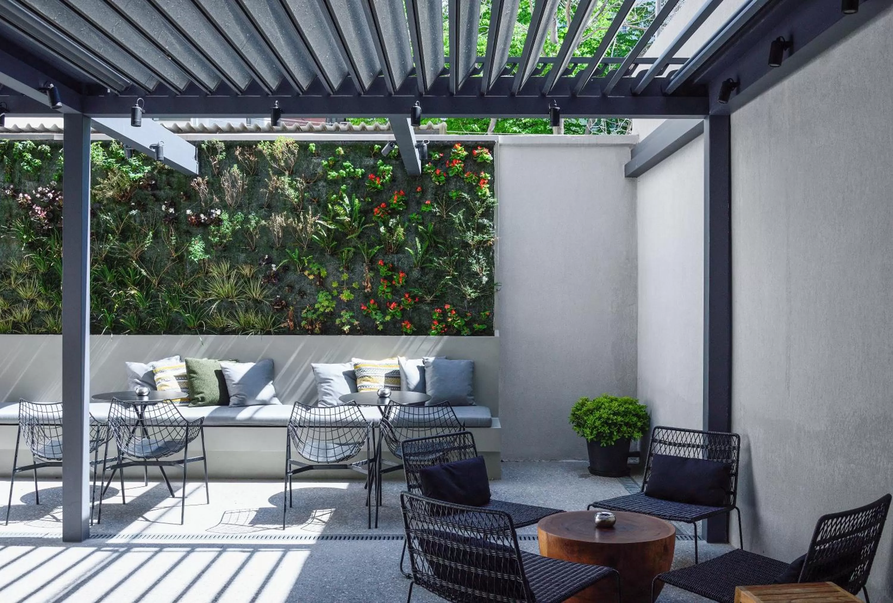 Lounge or bar in ONOMA Hotel