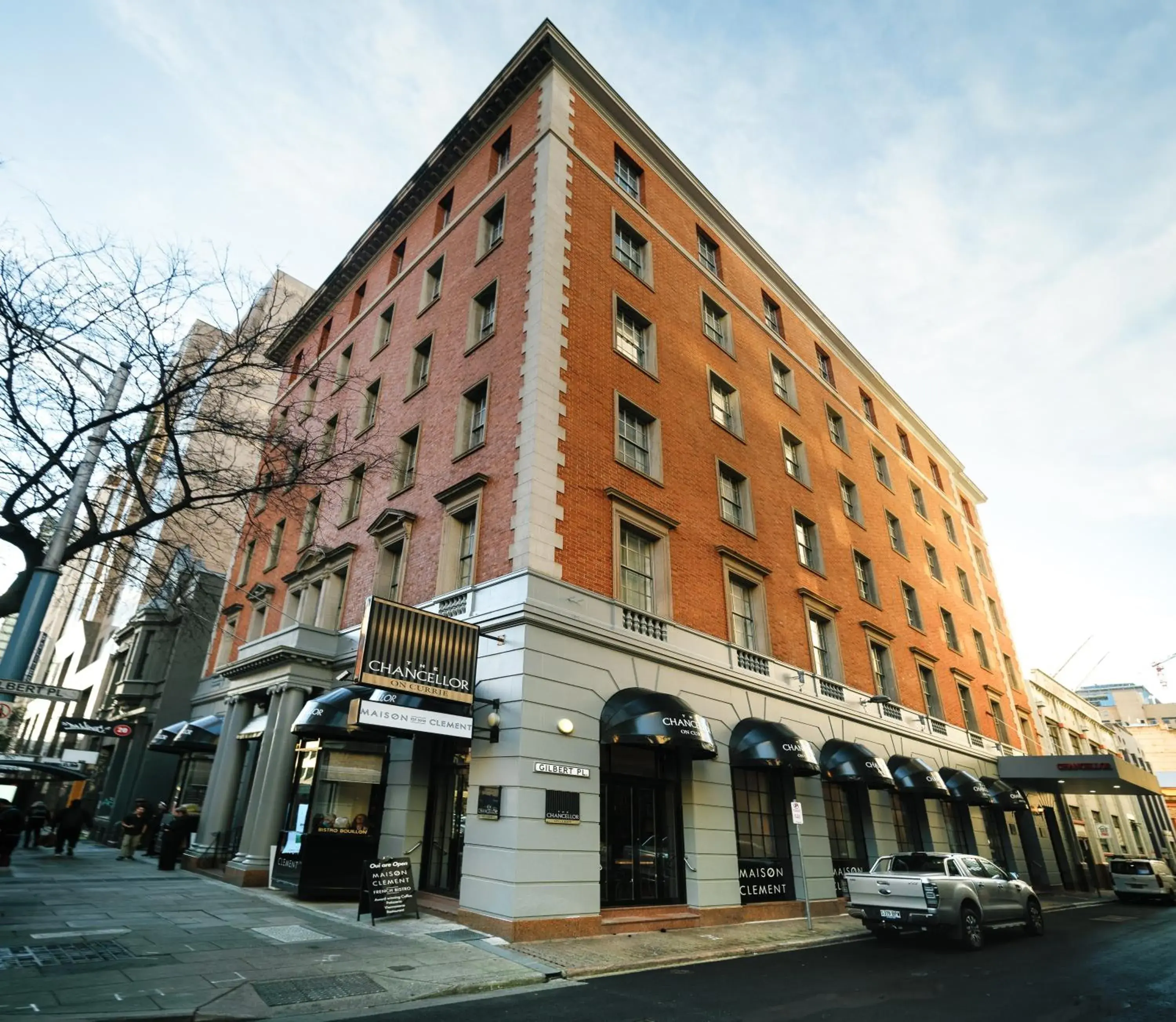 Property Building in The Chancellor on Currie