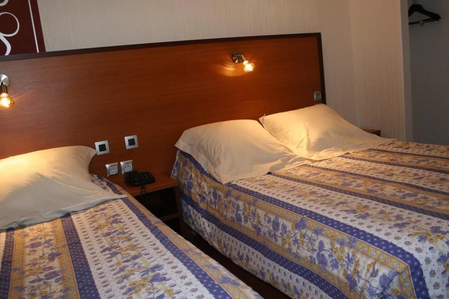 Photo of the whole room, Bed in Hotel Capricorne