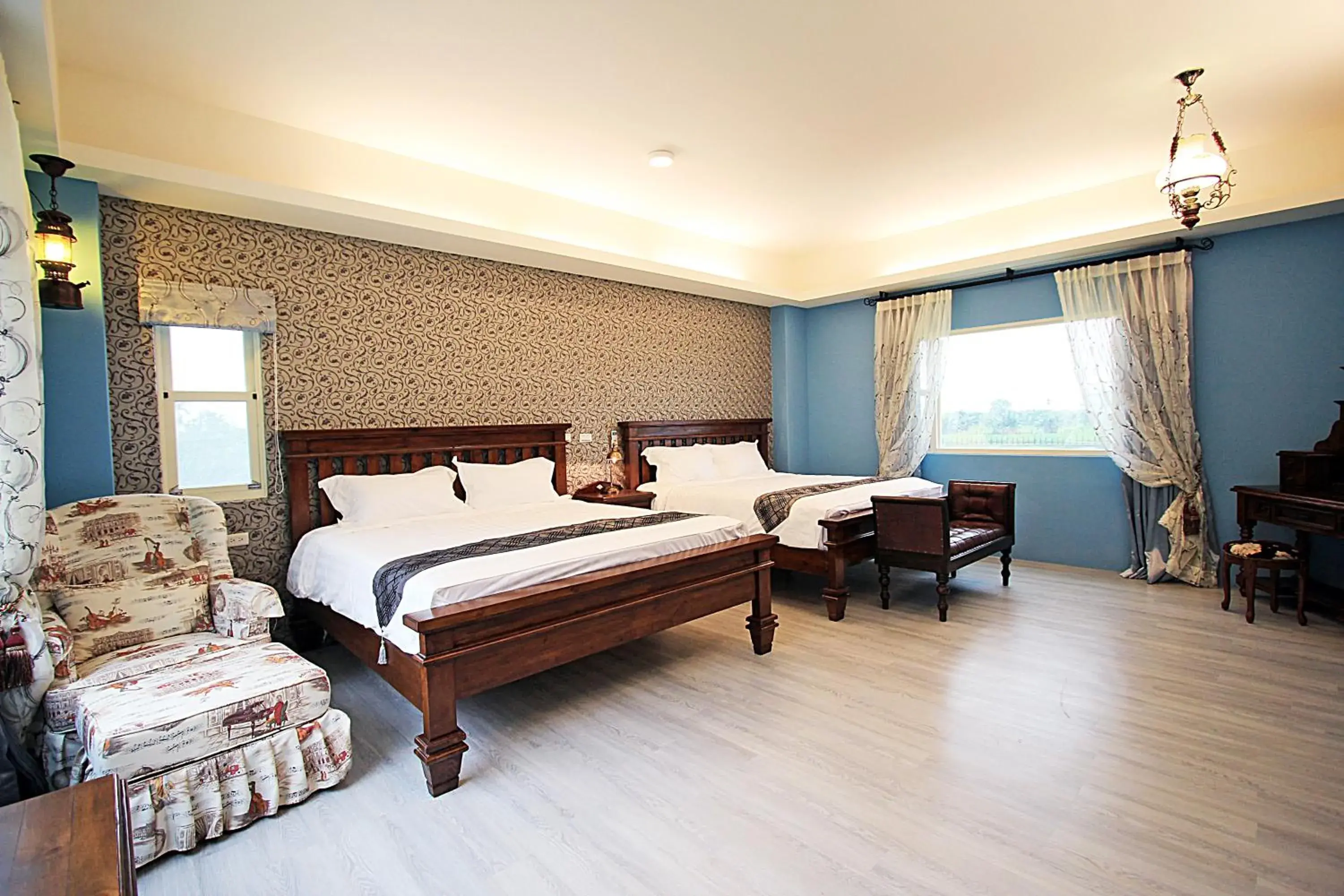 Photo of the whole room, Bed in Cai Feng B&B