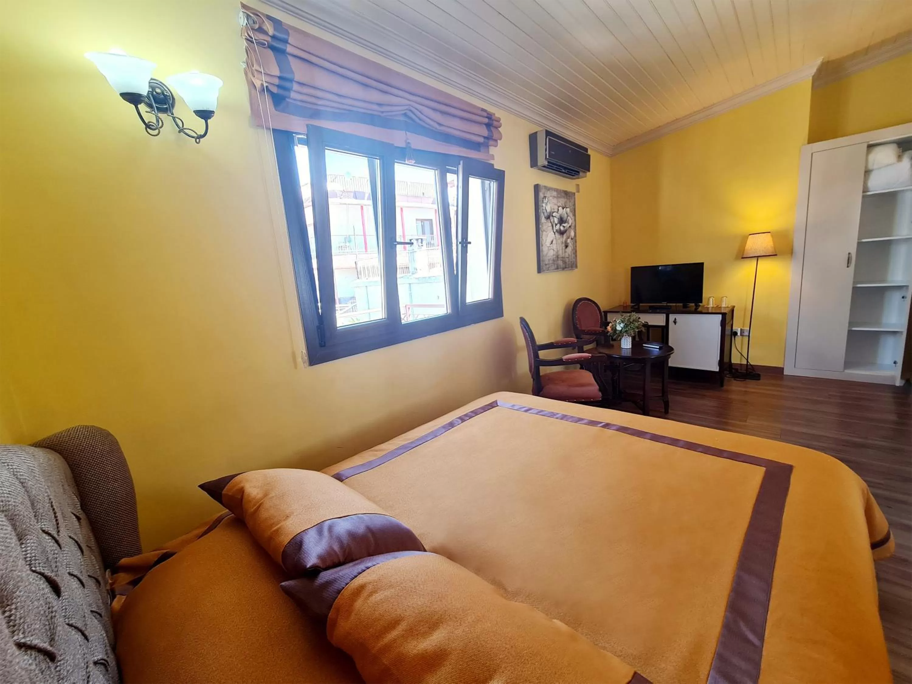 Bed in SOFIA BOUTIQUE HOTEL