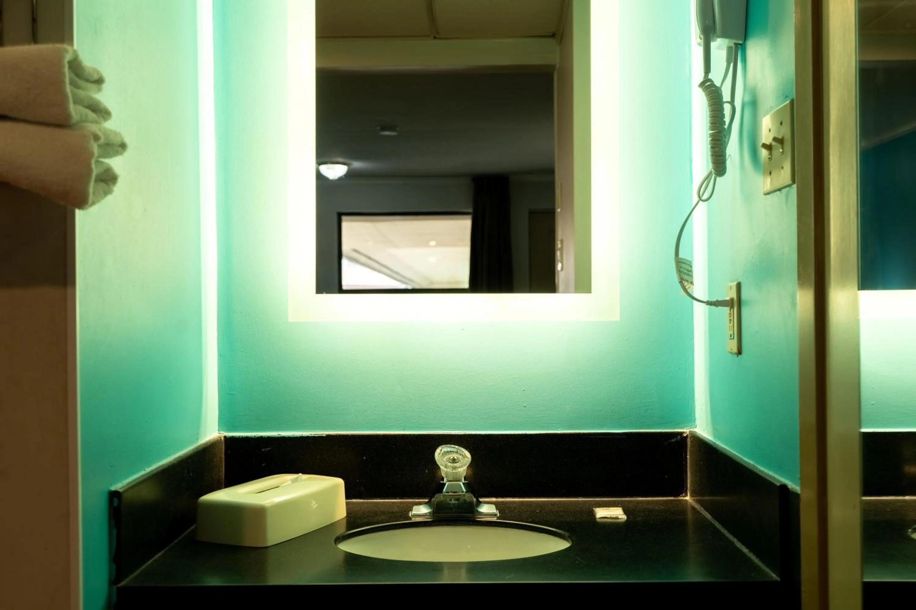 Howard Johnson by Wyndham Niagara Falls