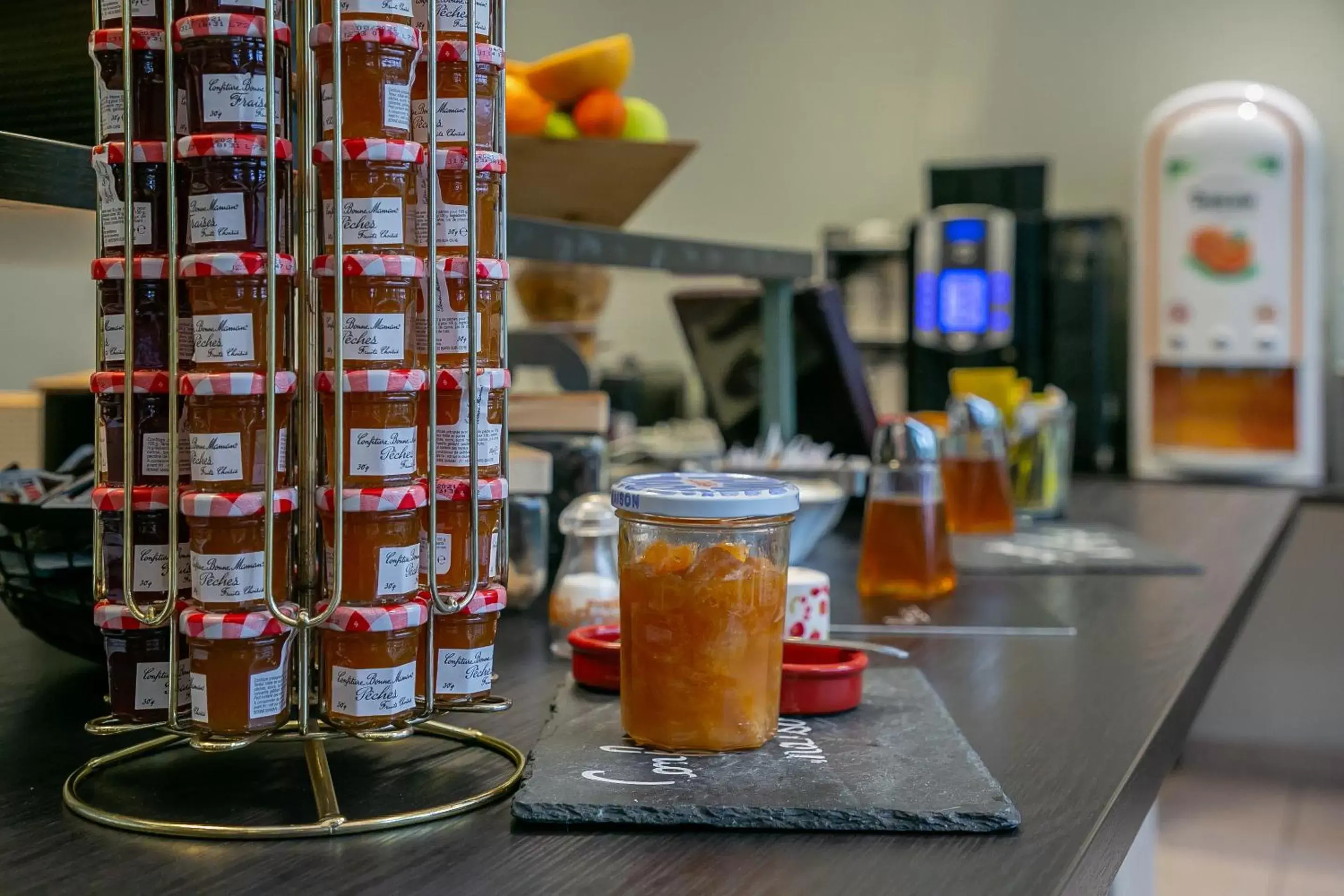 Continental breakfast in Cit Hotel LA PYRAMIDE