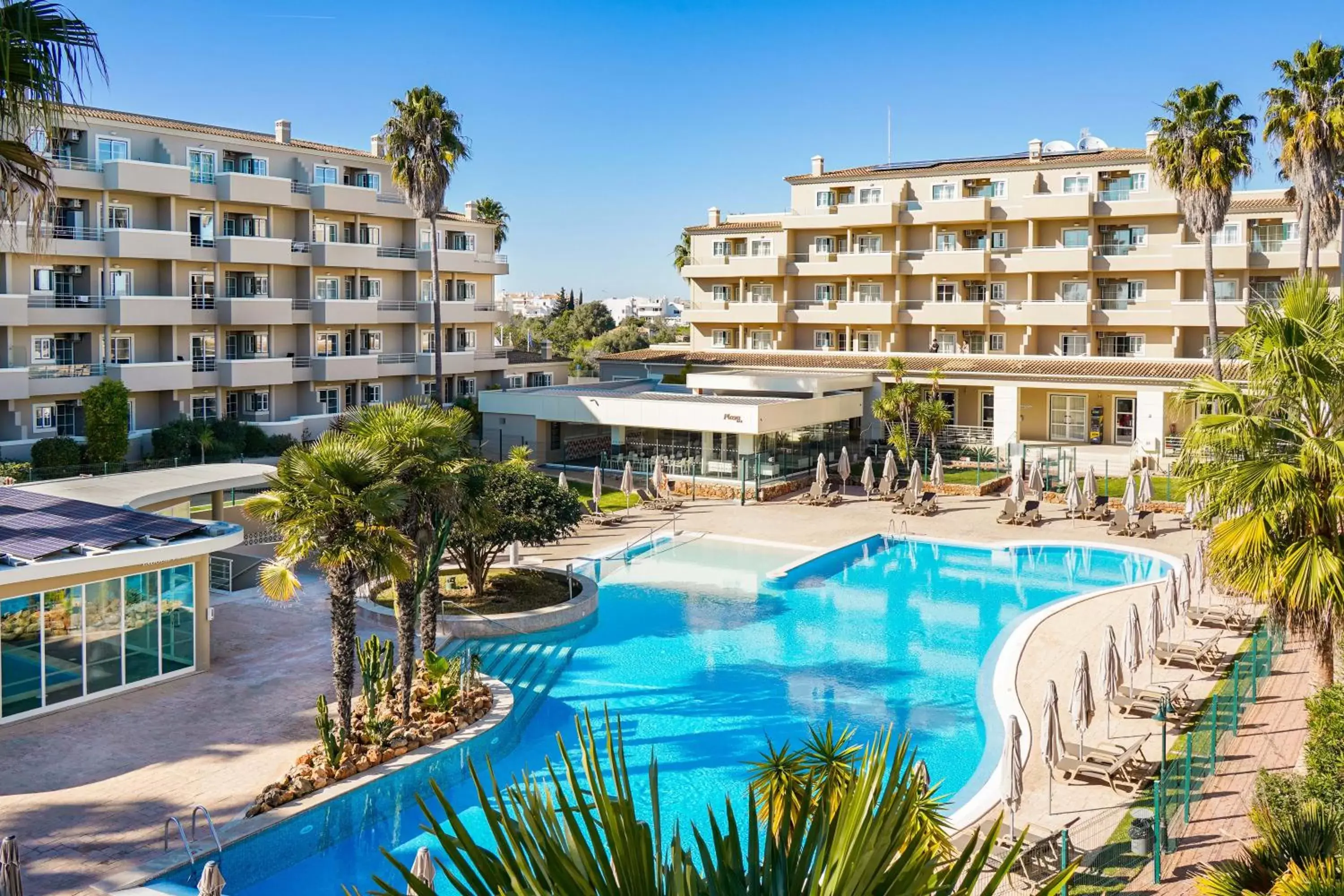 Property building, Pool View in Vitor's Plaza