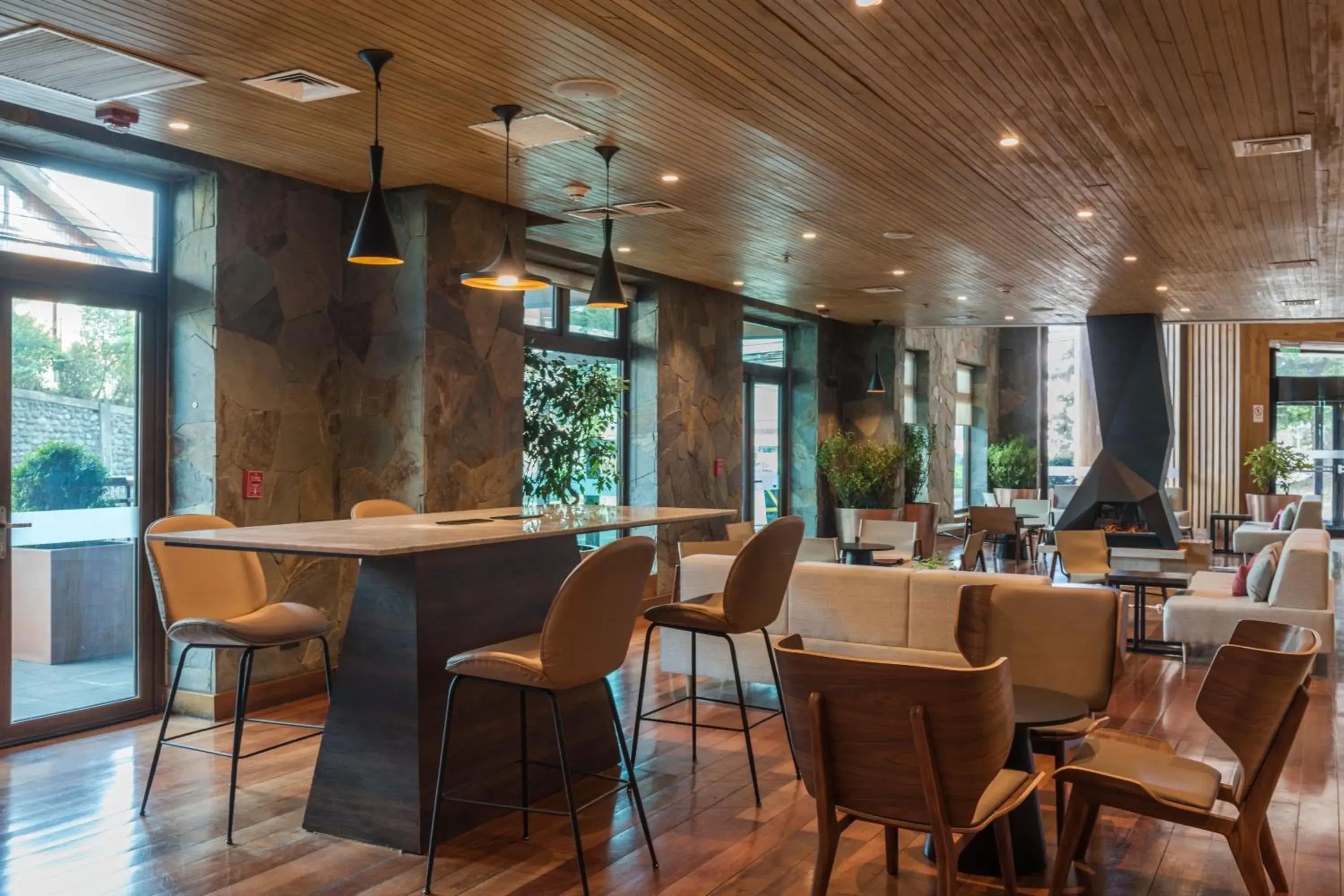Lobby or reception, Restaurant/Places to Eat in Courtyard by Marriott Puerto Montt