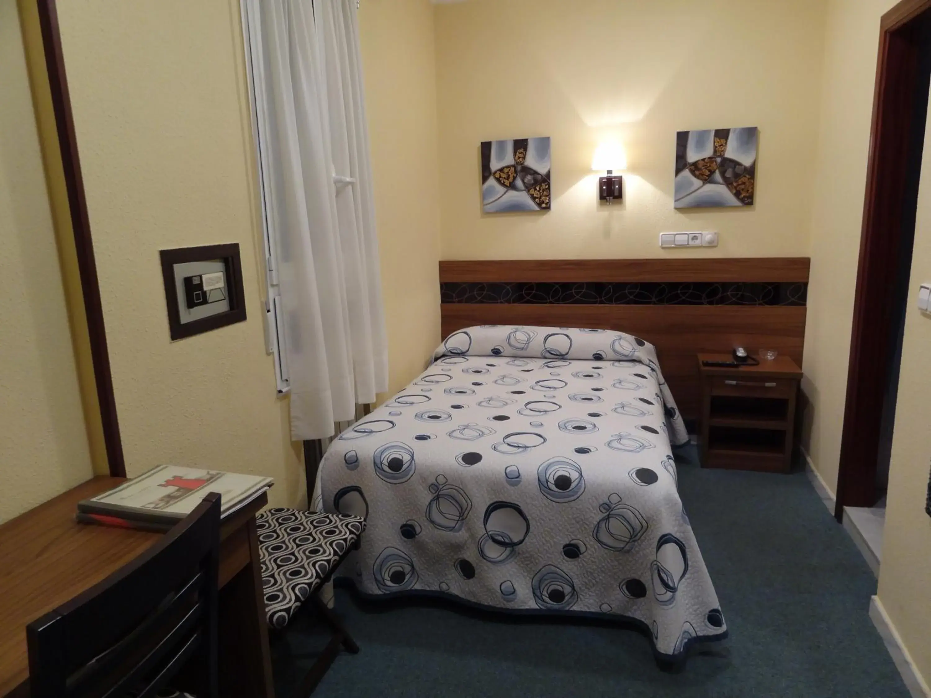 Bed in Hotel Castilla Bed in Hotel Castilla