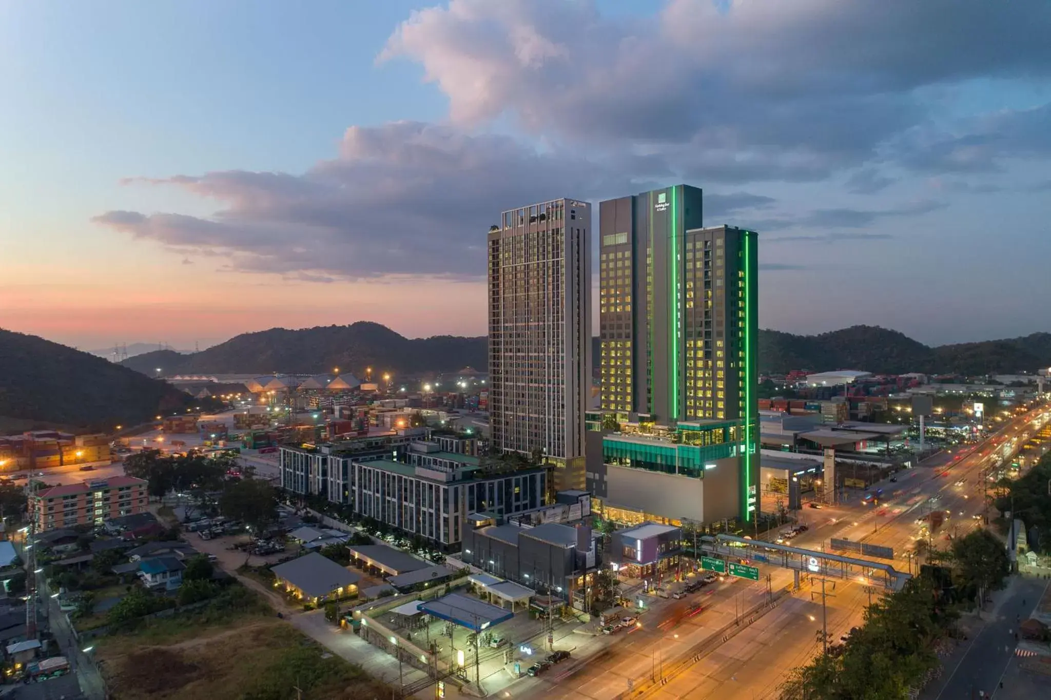 Property building in Holiday Inn & Suites Siracha Laemchabang, an IHG Hotel