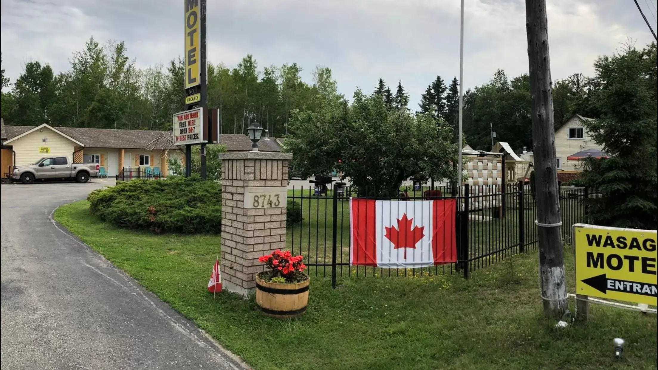 Property Building in Wasaga Motel Inn