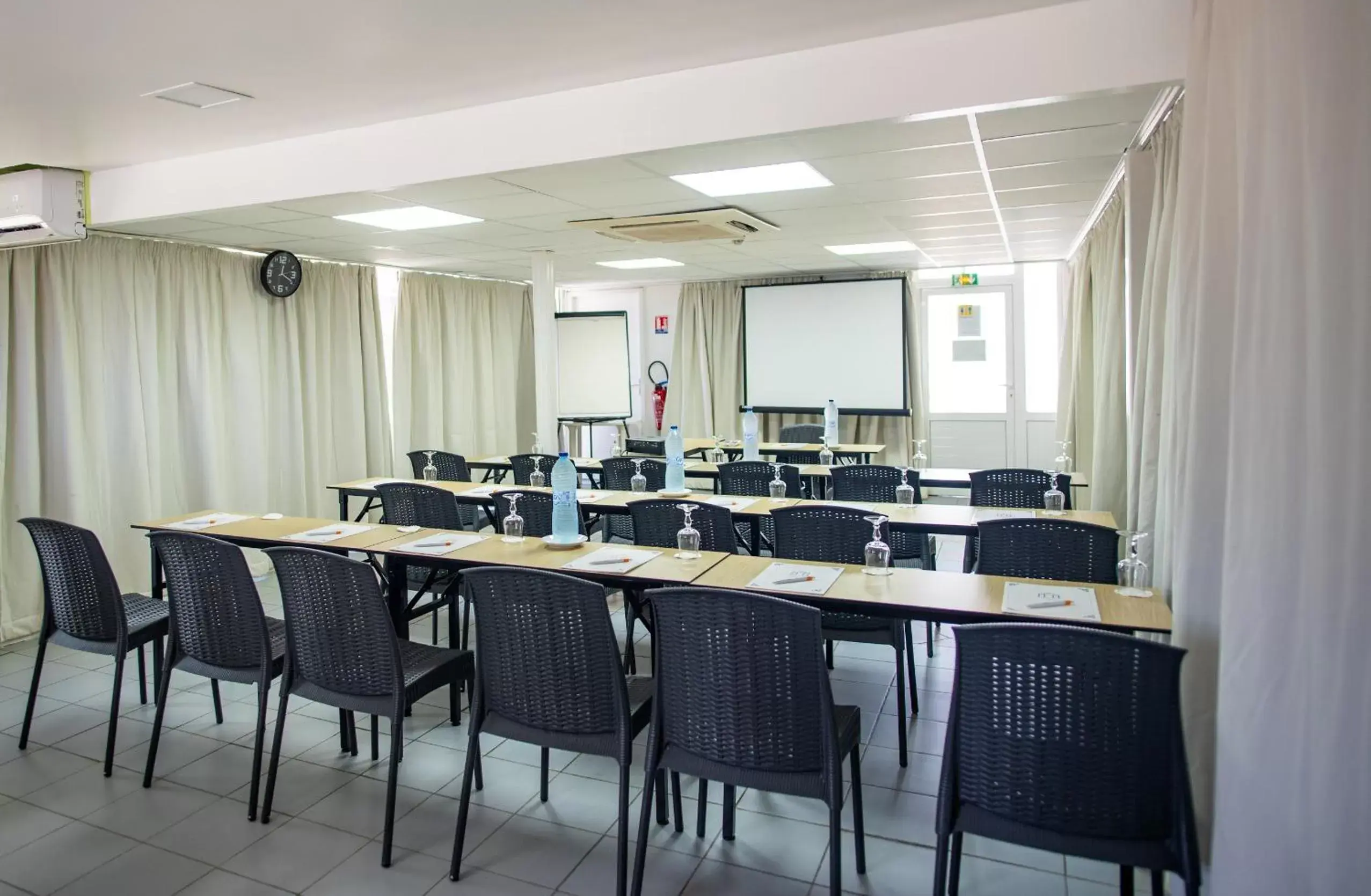 Business facilities in Canella Beach Hotel