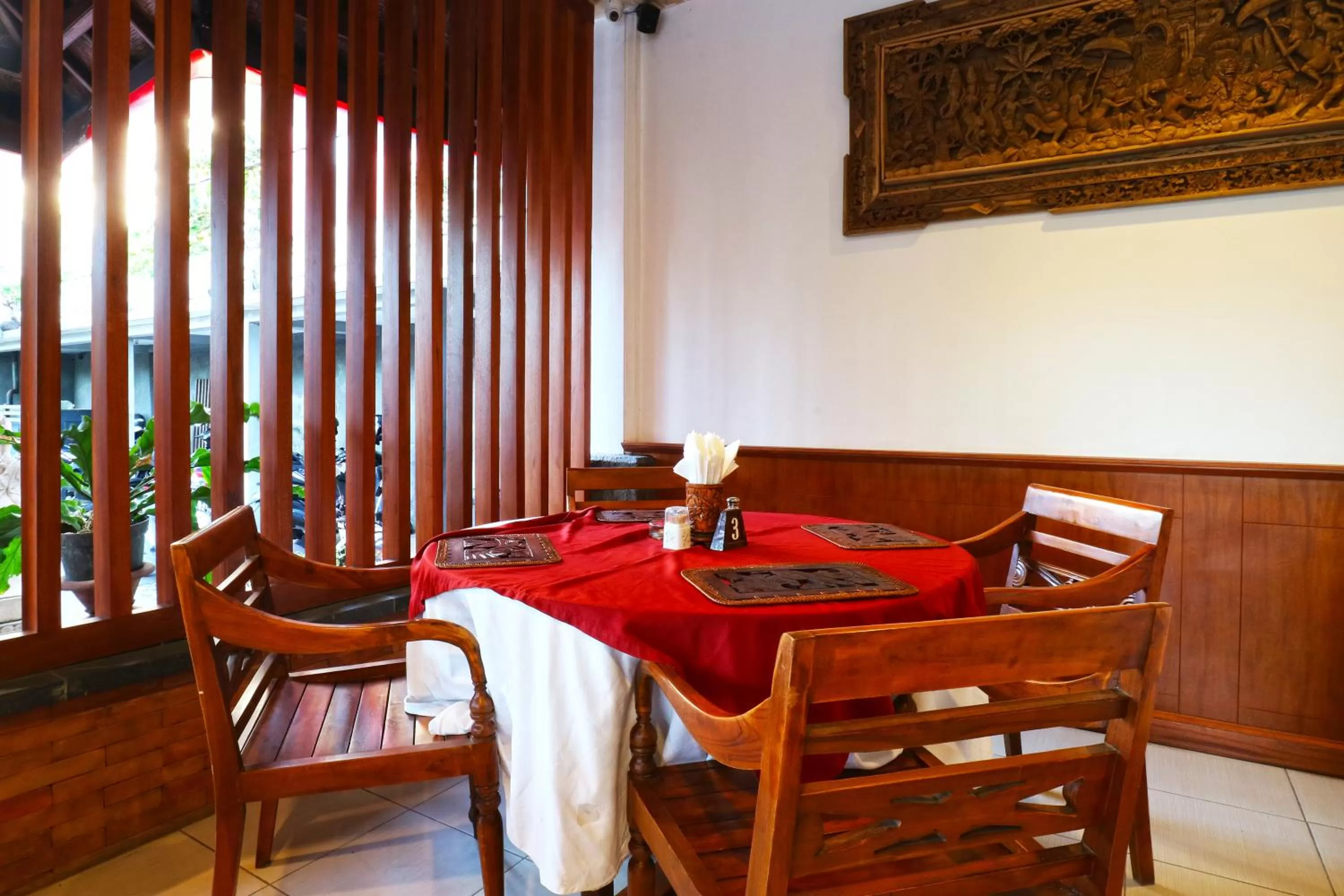 Restaurant/places to eat in Hotel Sinar Bali Legian