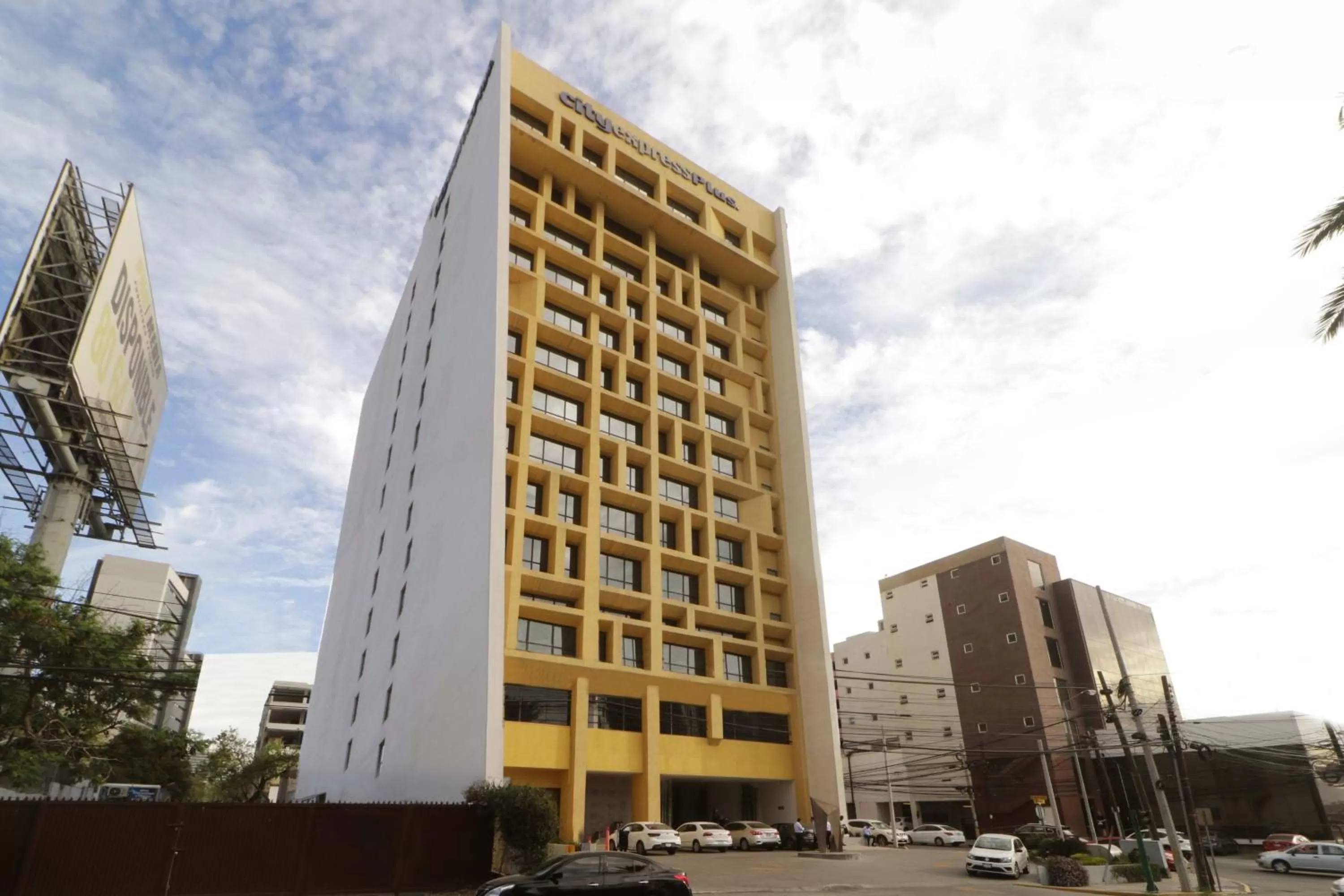 Property building in City Express Plus by Marriott Monterrey Galerías