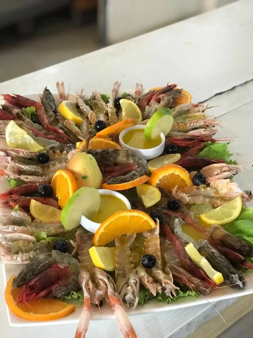 Restaurant/places to eat, Food in Seashell Beach Rooms