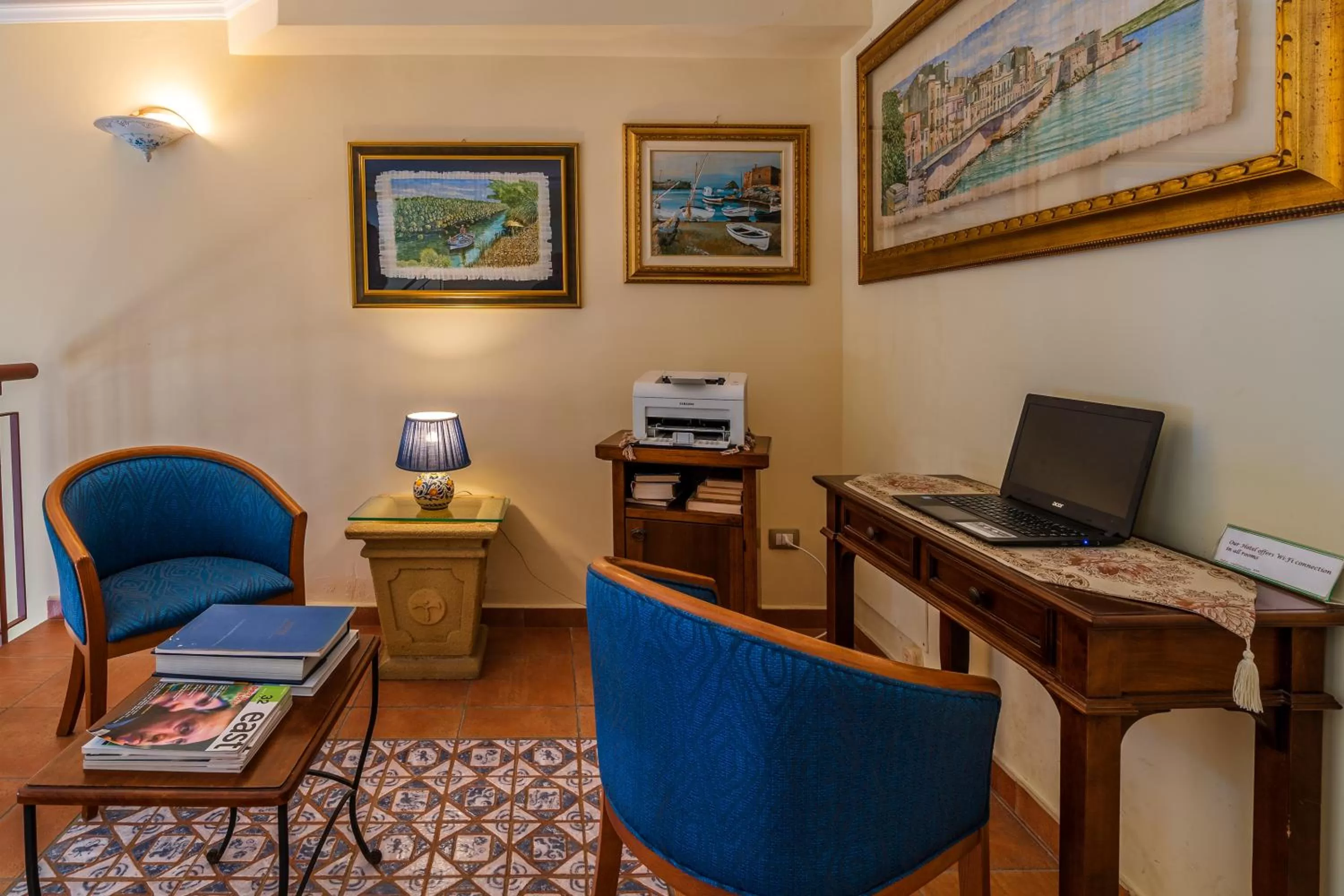 Seating area in Hotel Mediterraneo