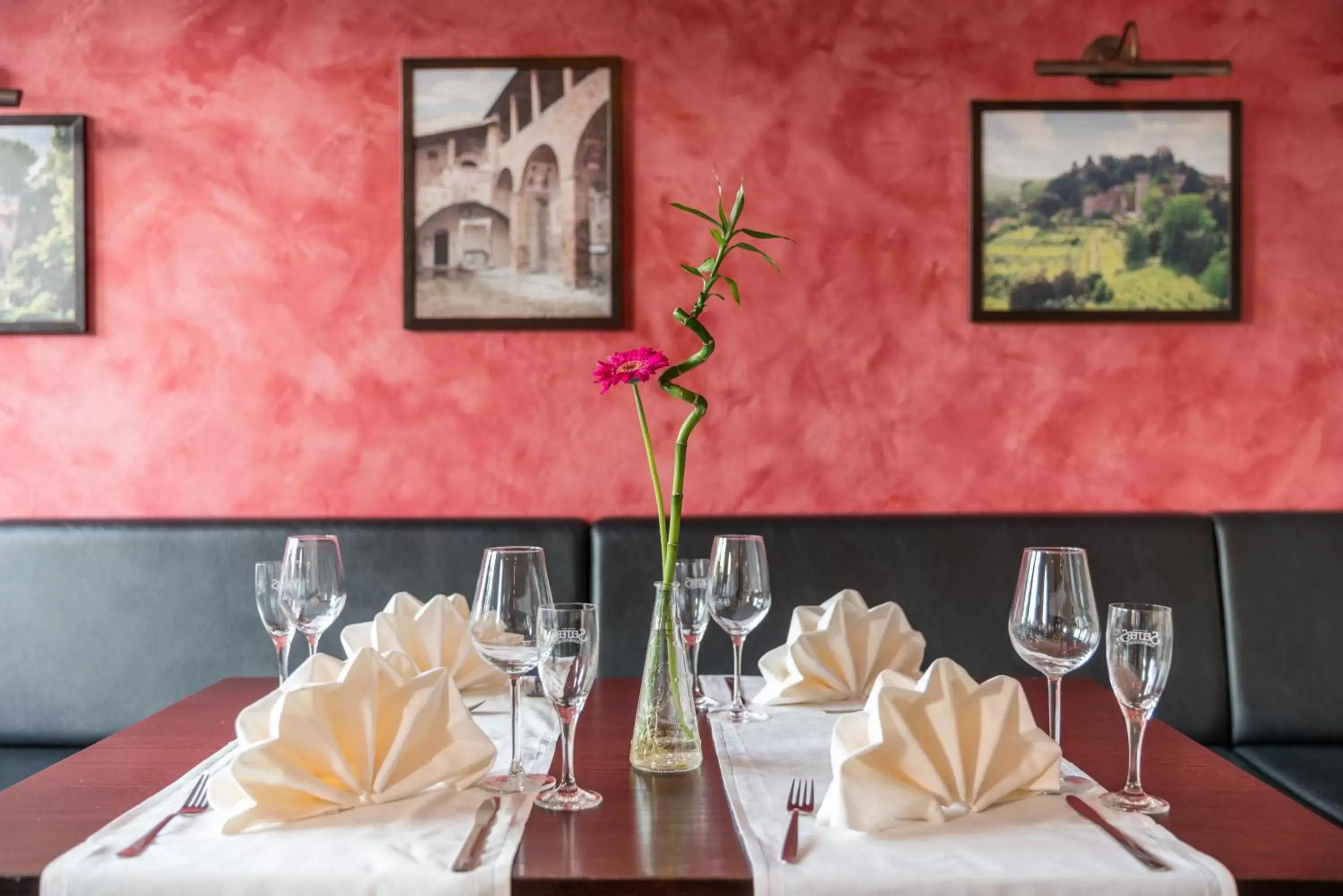 Restaurant/places to eat in AZIMUT Hotel Dresden Restaurant/places to eat in AZIMUT Hotel Dresden