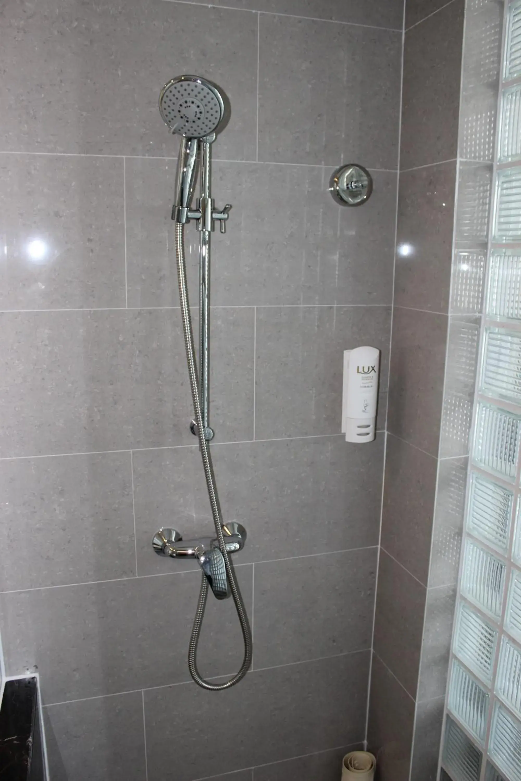 Shower, Bathroom in Holiday Inn Express Weihai Hi-Tech Zone, an IHG Hotel