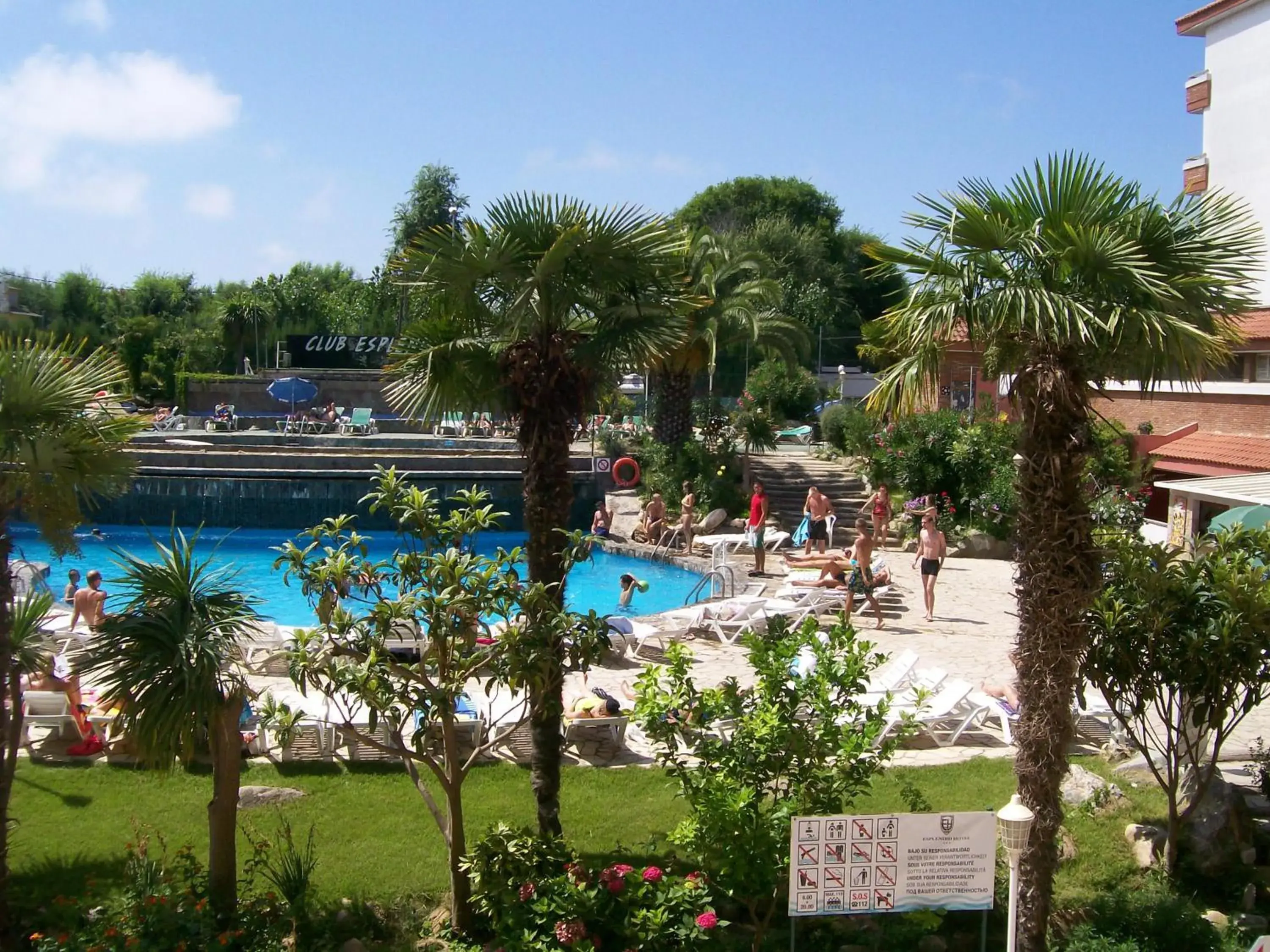 People, Pool View in Hotel Esplendid