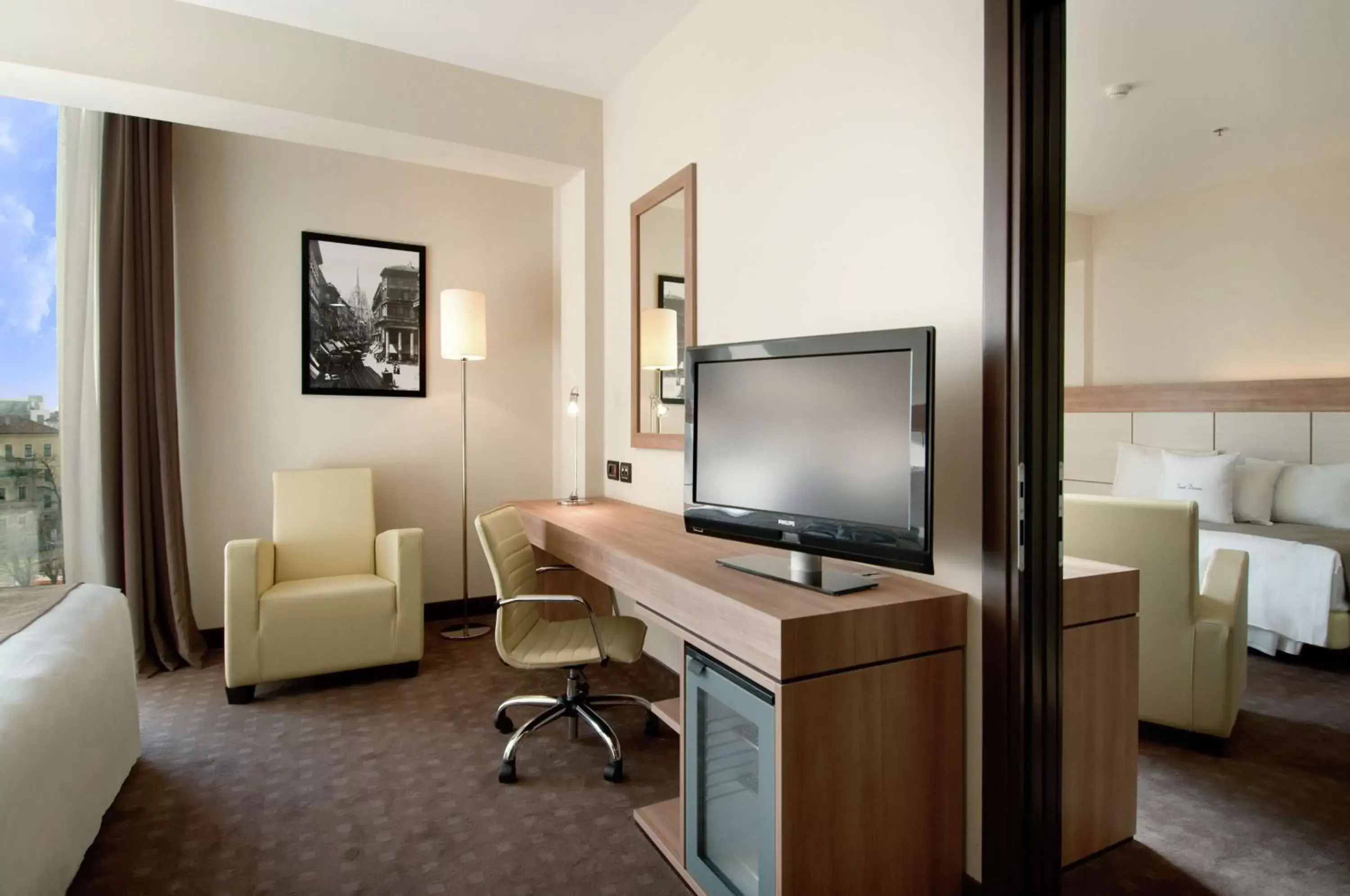 Bedroom, TV/Entertainment Center in DoubleTree By Hilton Milan