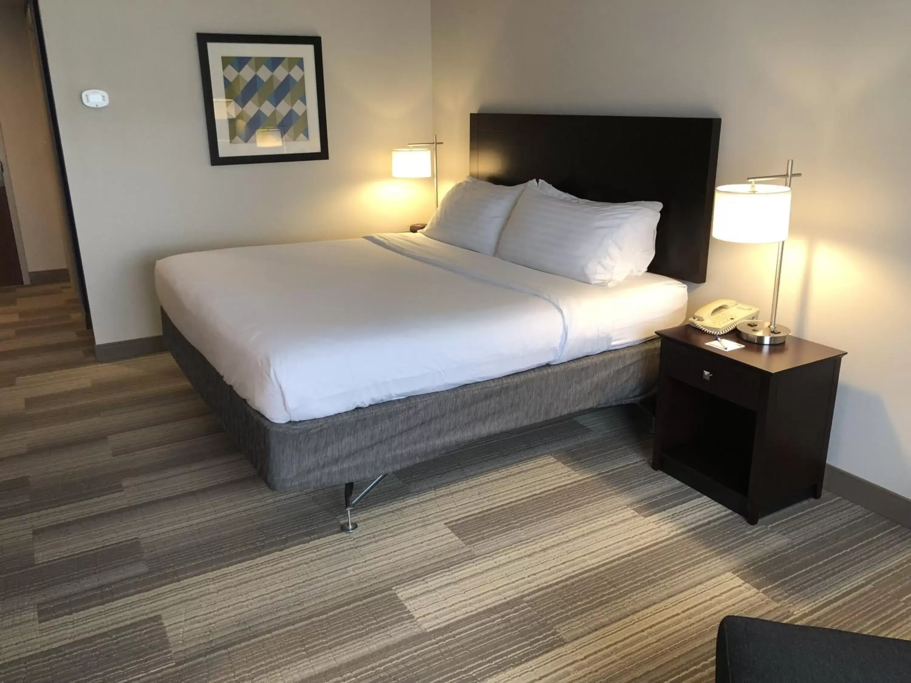 Photo of the whole room, Bed in Holiday Inn Express Dayton, an IHG Hotel