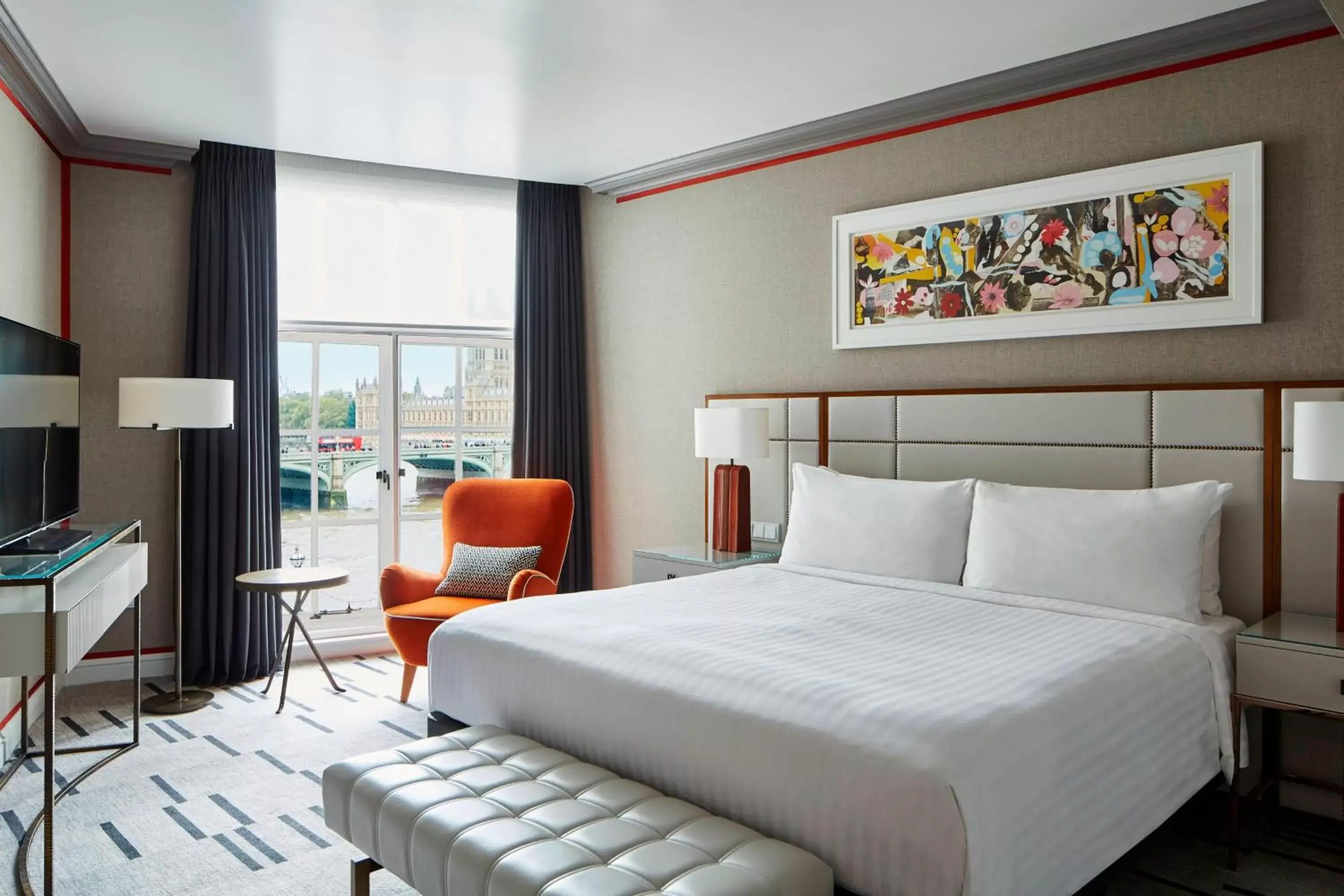 Bedroom, Bed in London Marriott Hotel County Hall