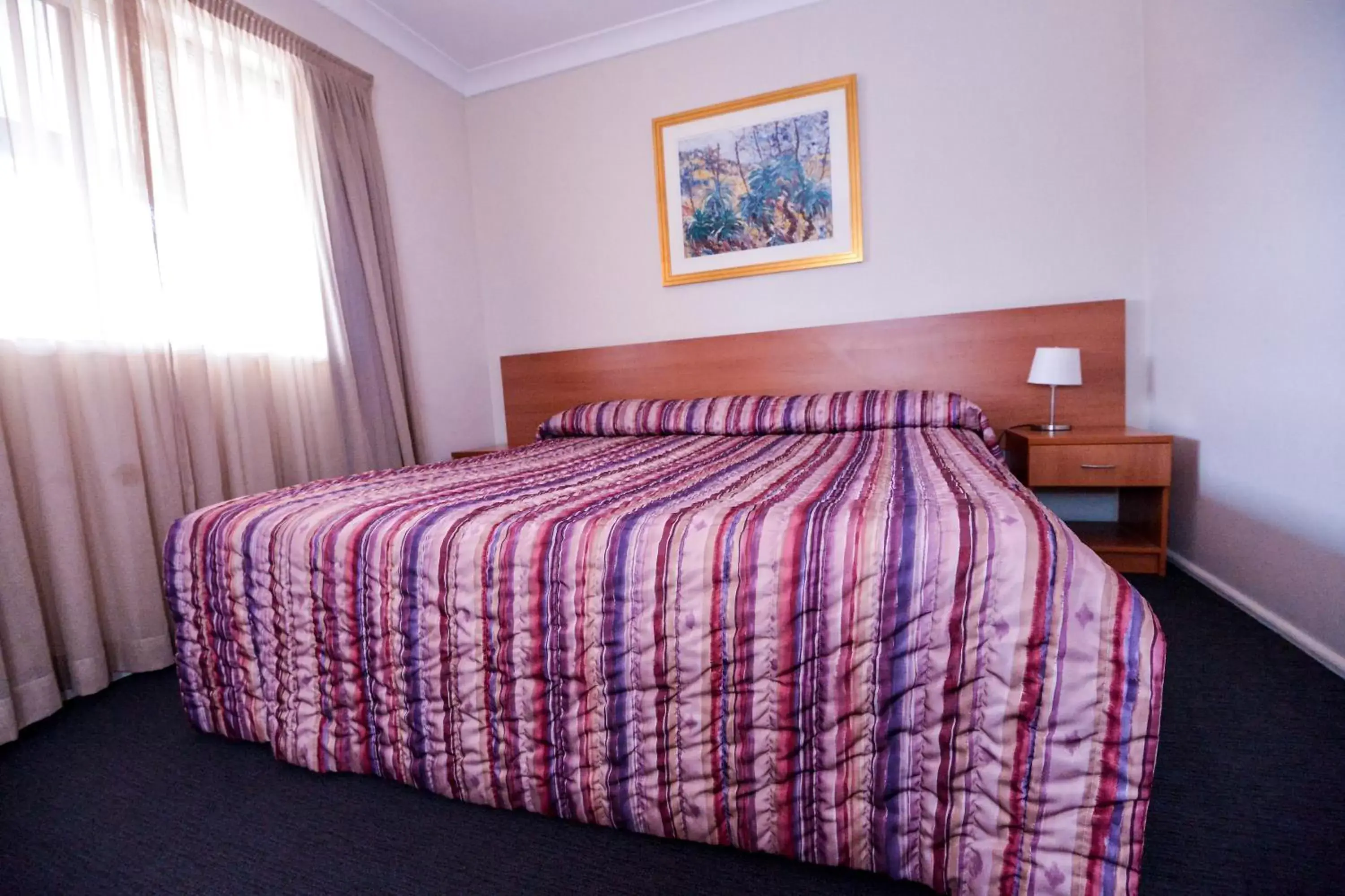 Bedroom, Bed in Narellan Motor Inn Bedroom, Bed in Narellan Motor Inn