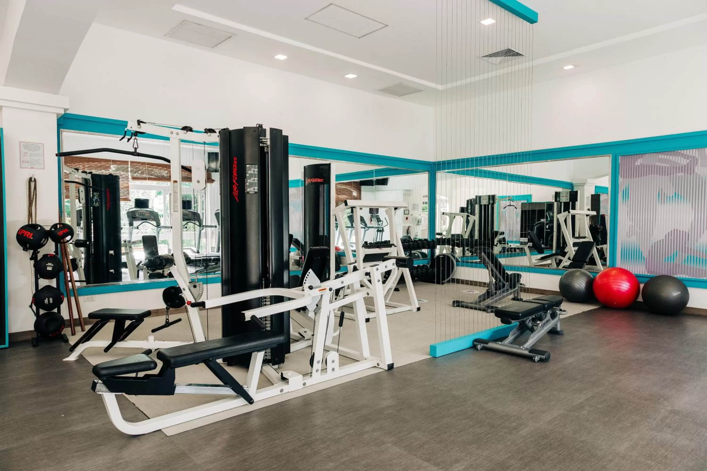 Fitness centre/facilities in Crowne Plaza San Salvador, an IHG Hotel