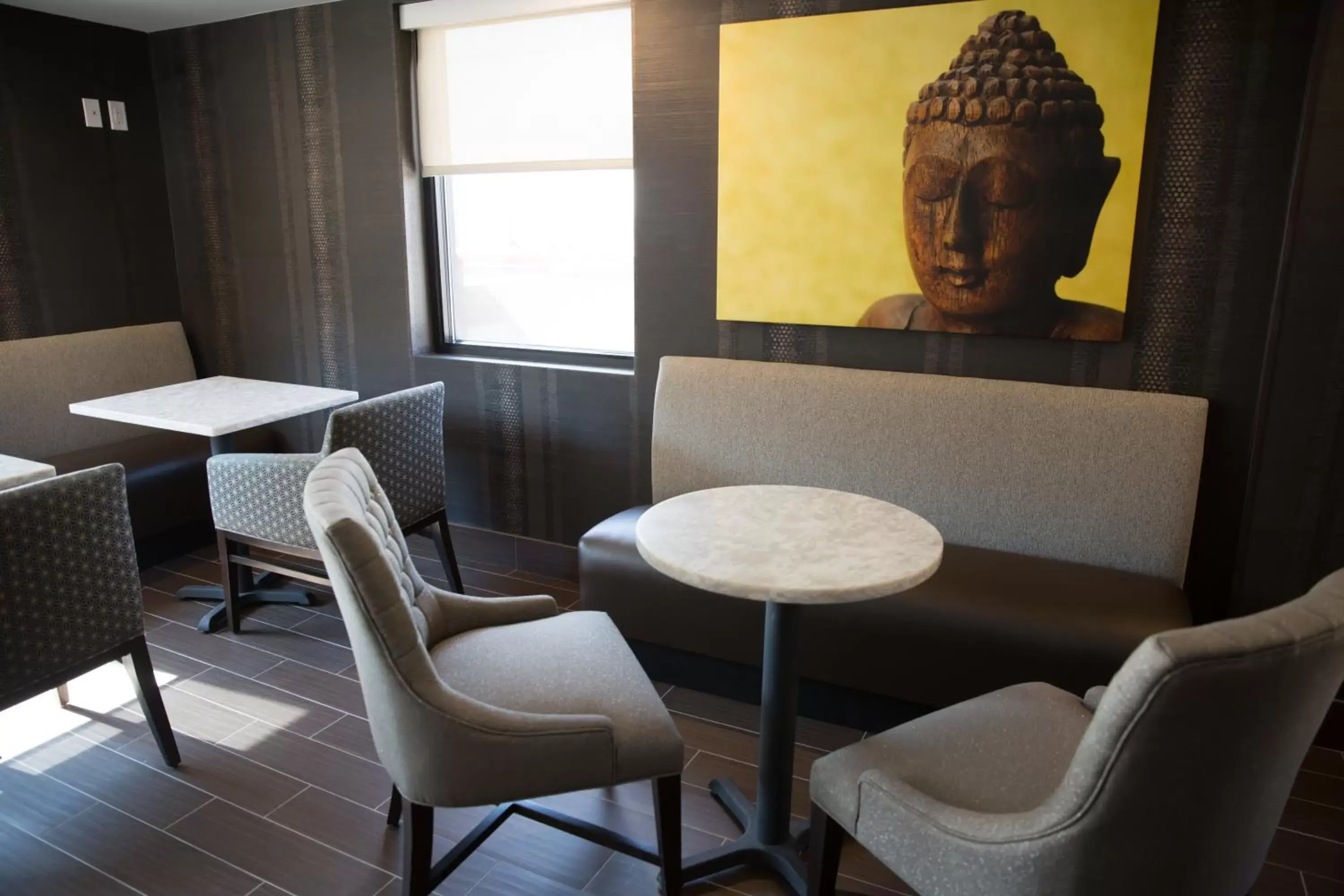 Lounge or bar, Seating Area in Best Western Premier NYC Gateway Hotel