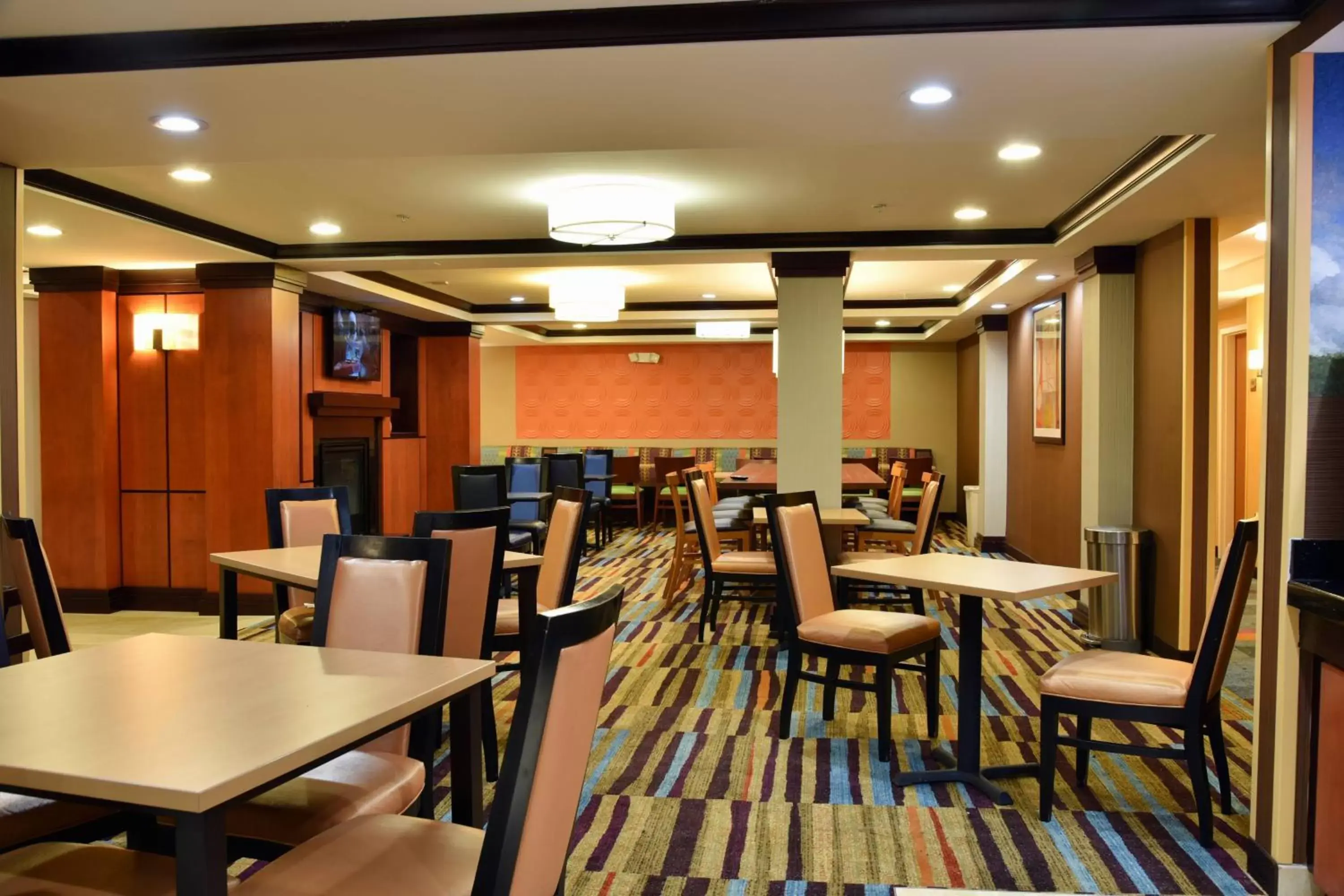 Breakfast, Restaurant/Places to Eat in Fairfield Inn Hartford Airport