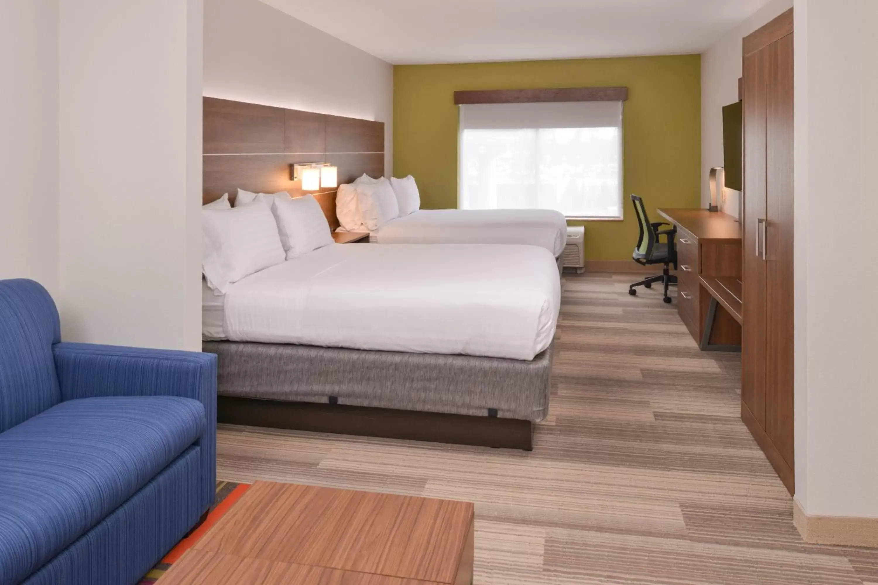 Photo of the whole room, Bed in Holiday Inn Express Mineral Wells, an IHG Hotel