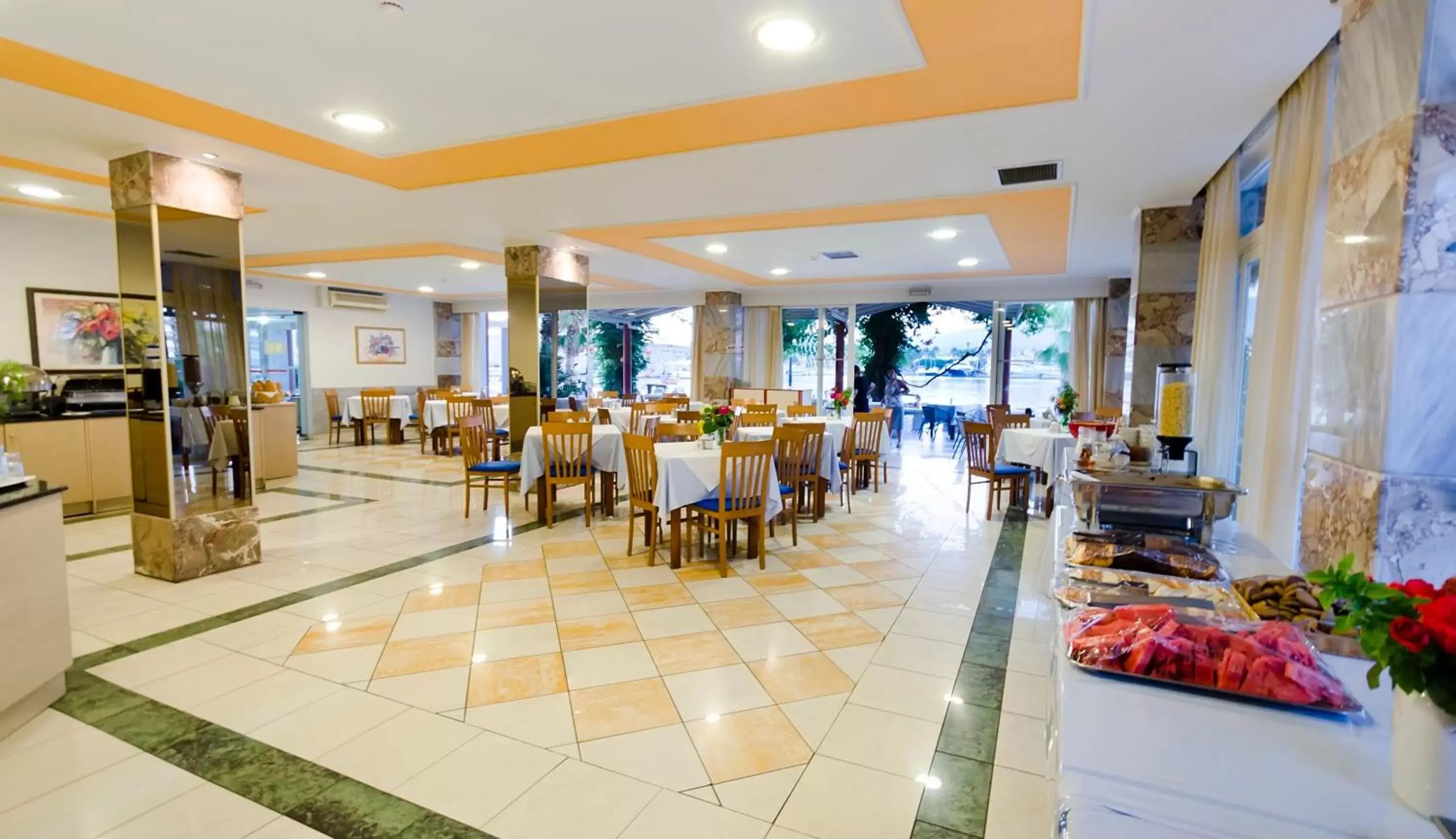 Restaurant/Places to Eat in Kosta Palace