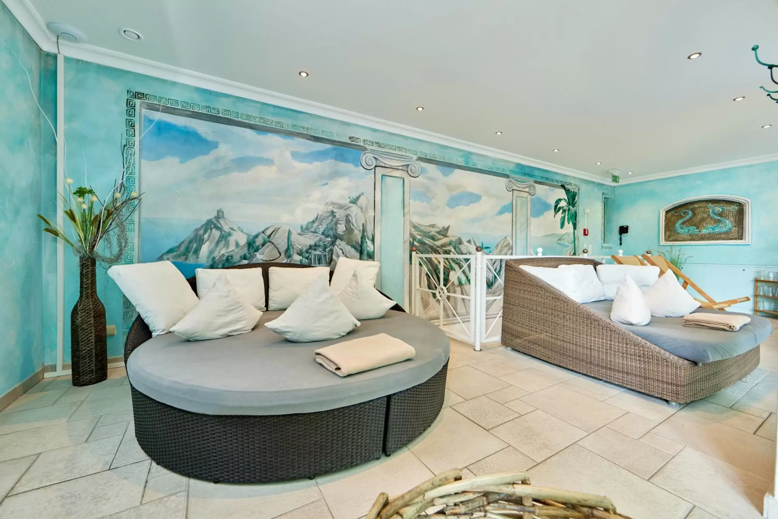 Swimming pool in Hotel Zugspitze