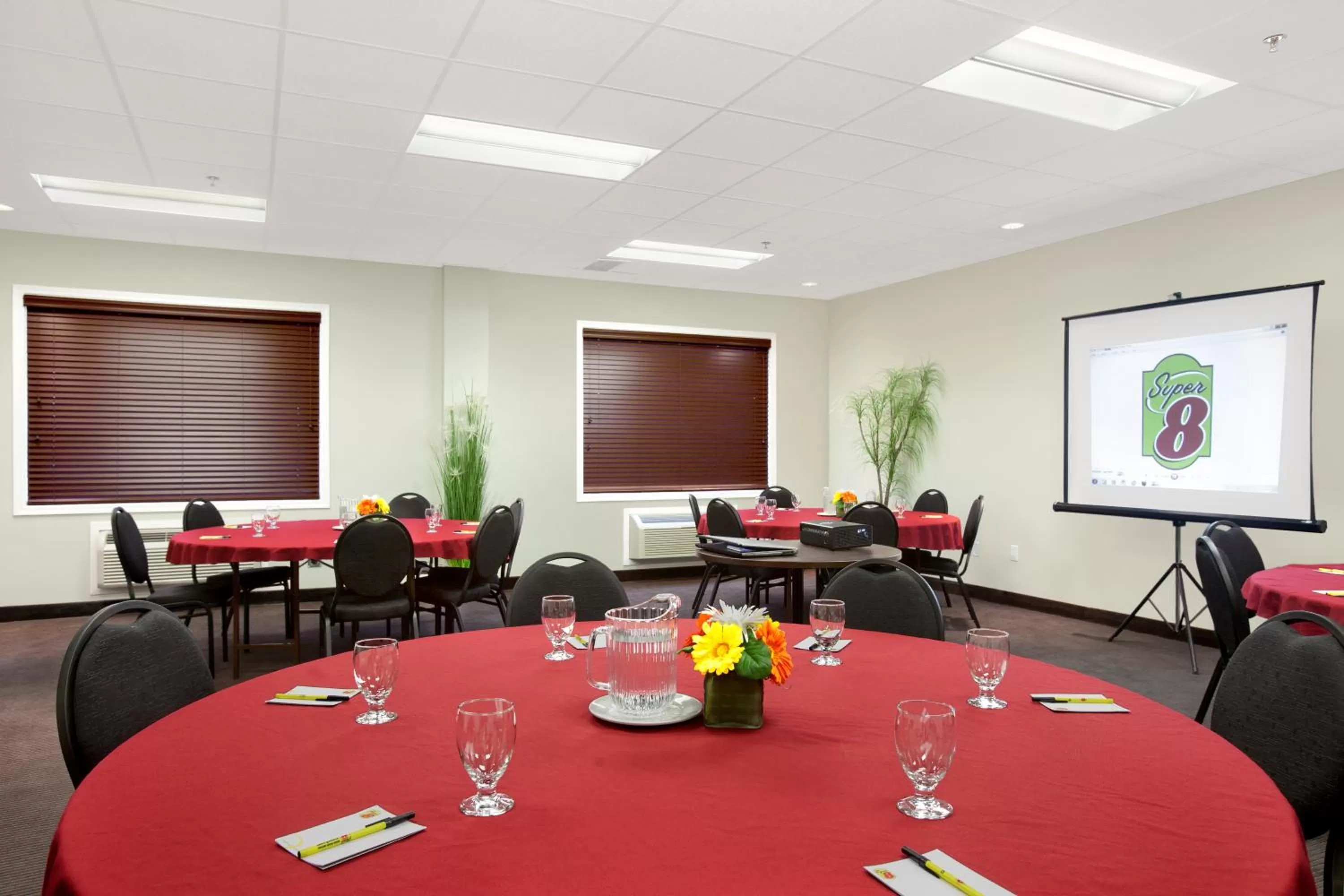 Meeting/conference room in Super 8 by Wyndham Red Lake ON