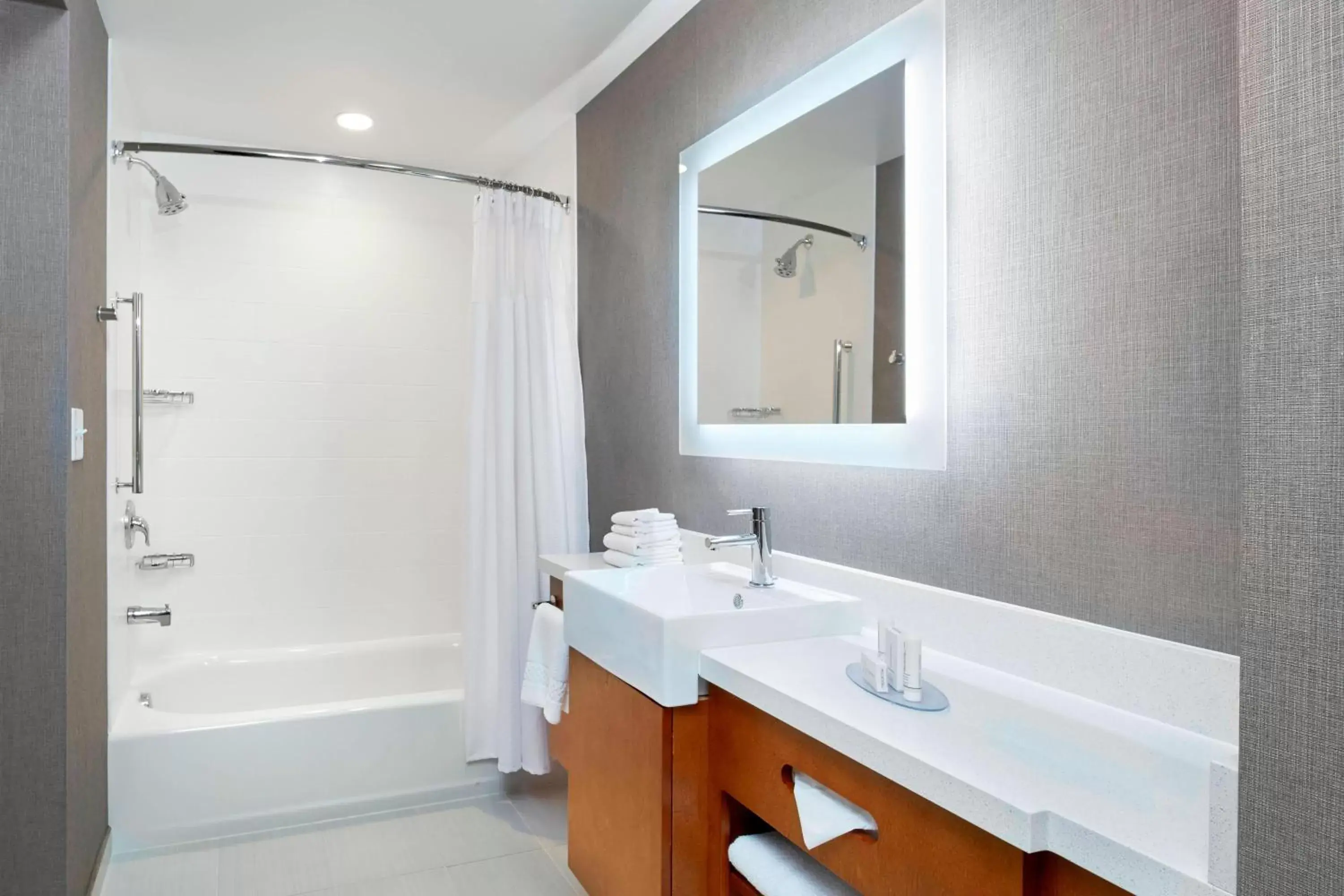 Bathroom in SpringHill Suites by Marriott Dayton Beavercreek