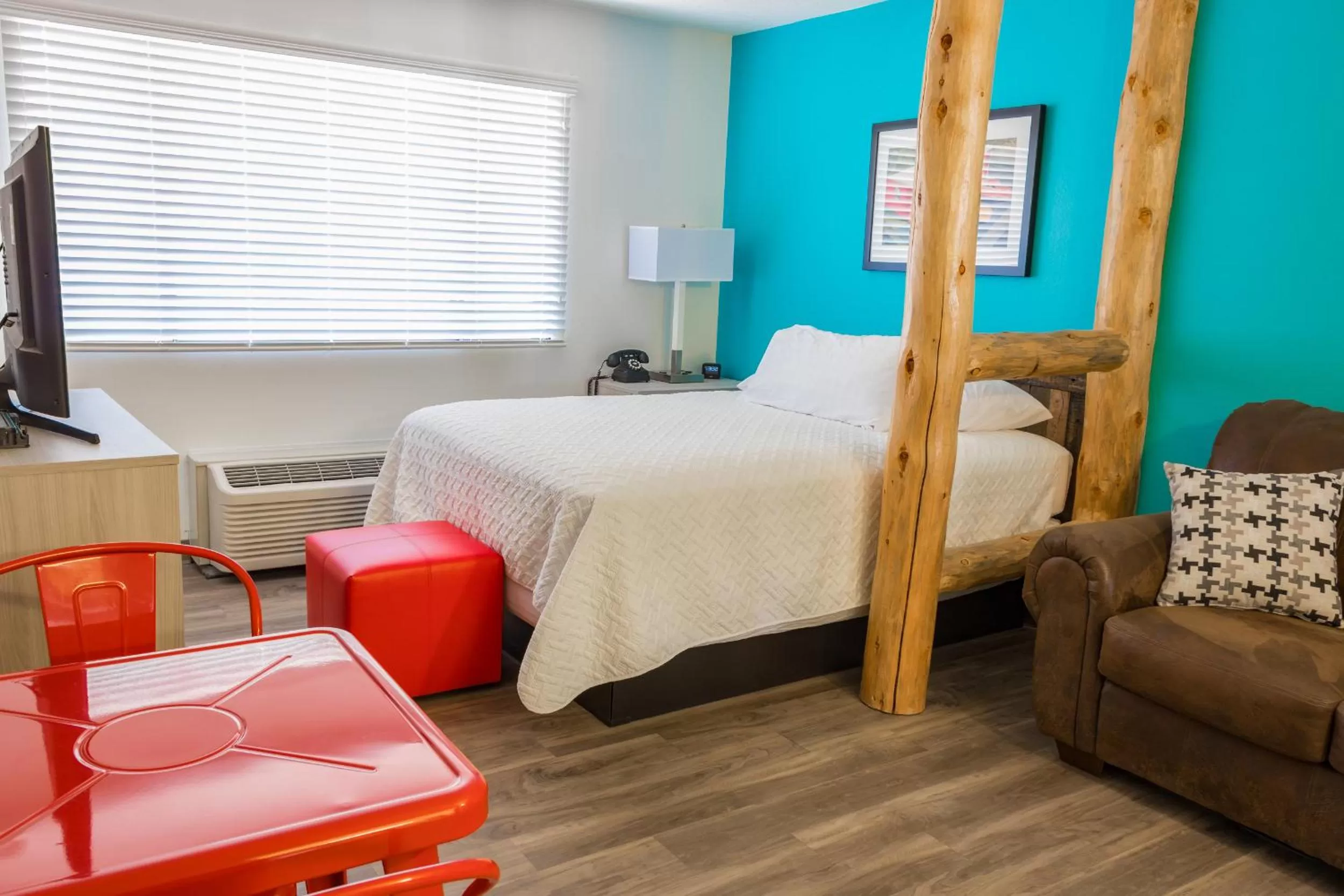 Bed in Expedition Lodge Moab Arches National Park