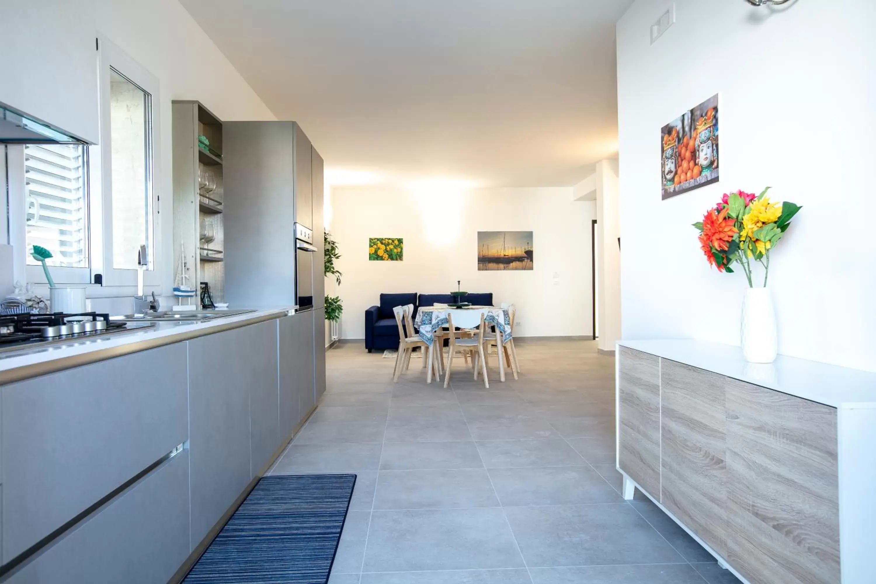 Kitchen or kitchenette, Dining Area in Etnamare Brucoli