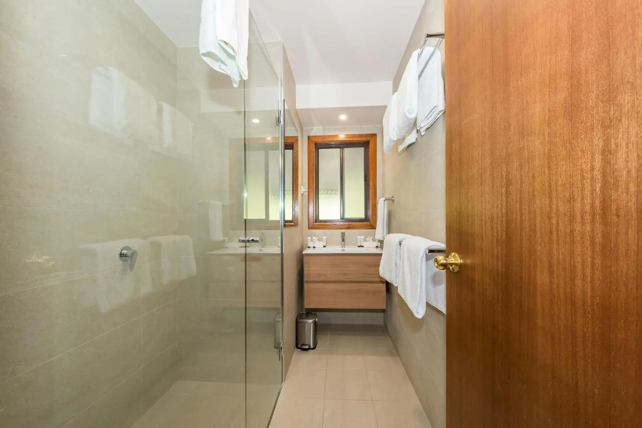 Bathroom in Clarendon Forest Retreat