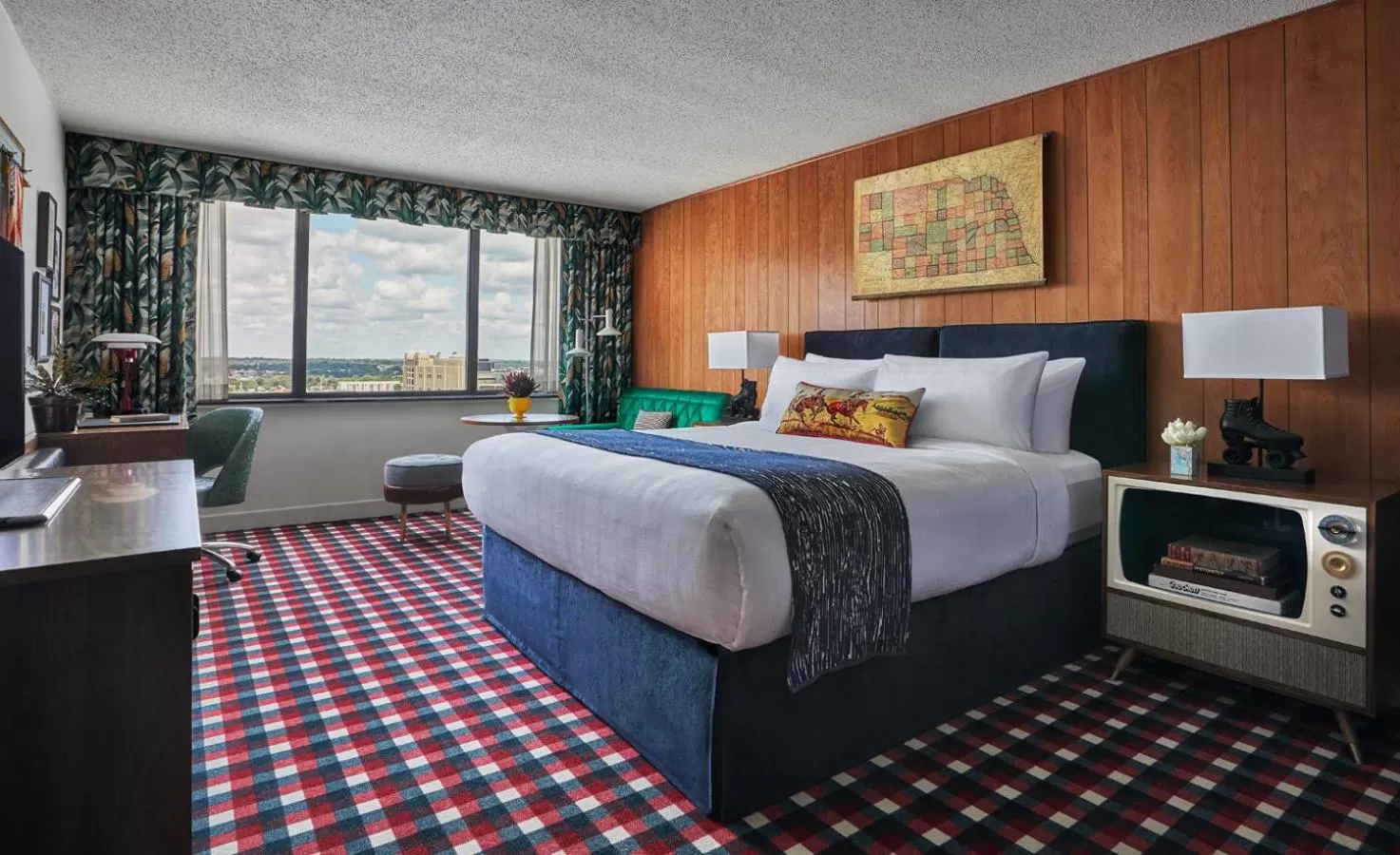 Photo of the whole room, Bed in Graduate by Hilton Lincoln