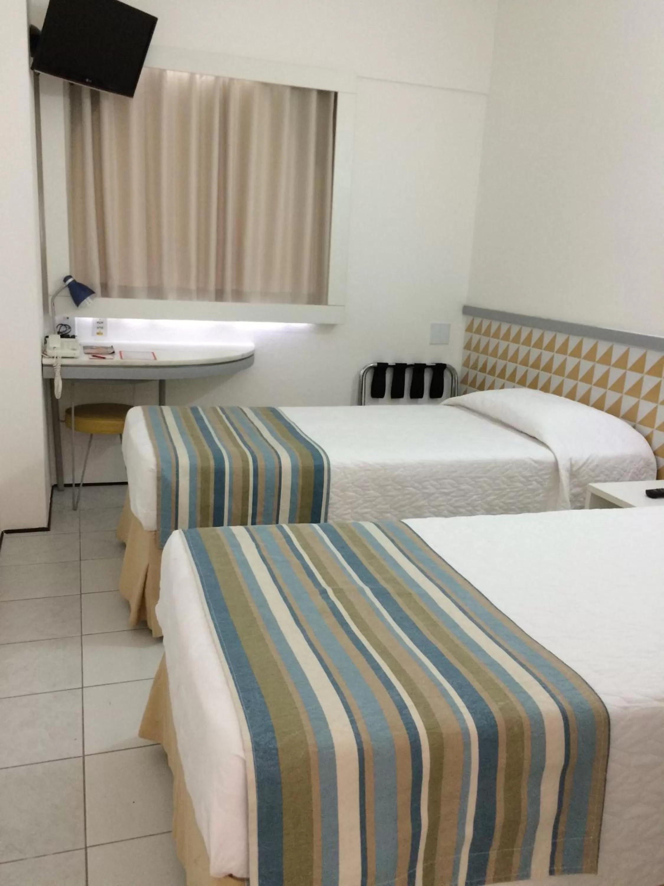 Photo of the whole room, Bed in Ibis Budget Salvador